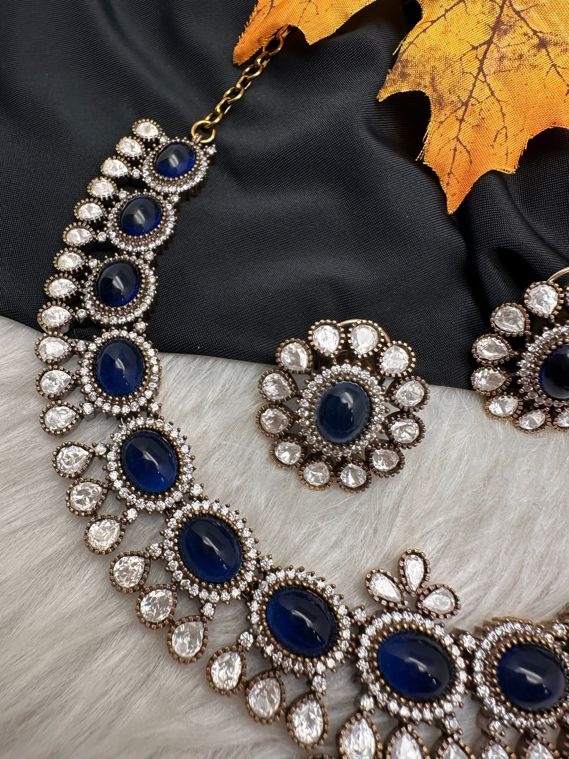 Moissanite Victorian Color Stone Necklace Comes With Studs - Blue