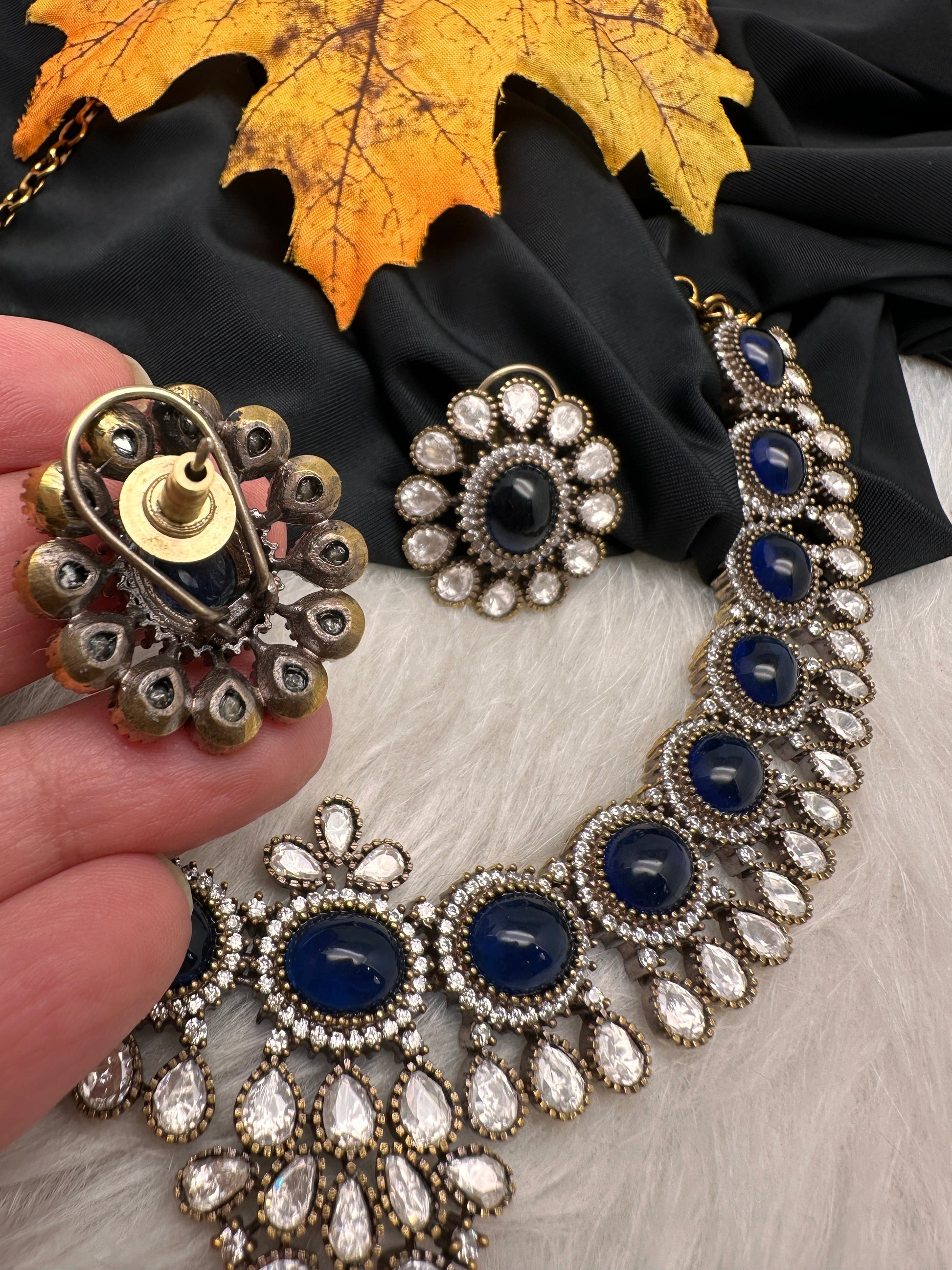 Moissanite Victorian Color Stone Necklace Comes With Studs - Blue