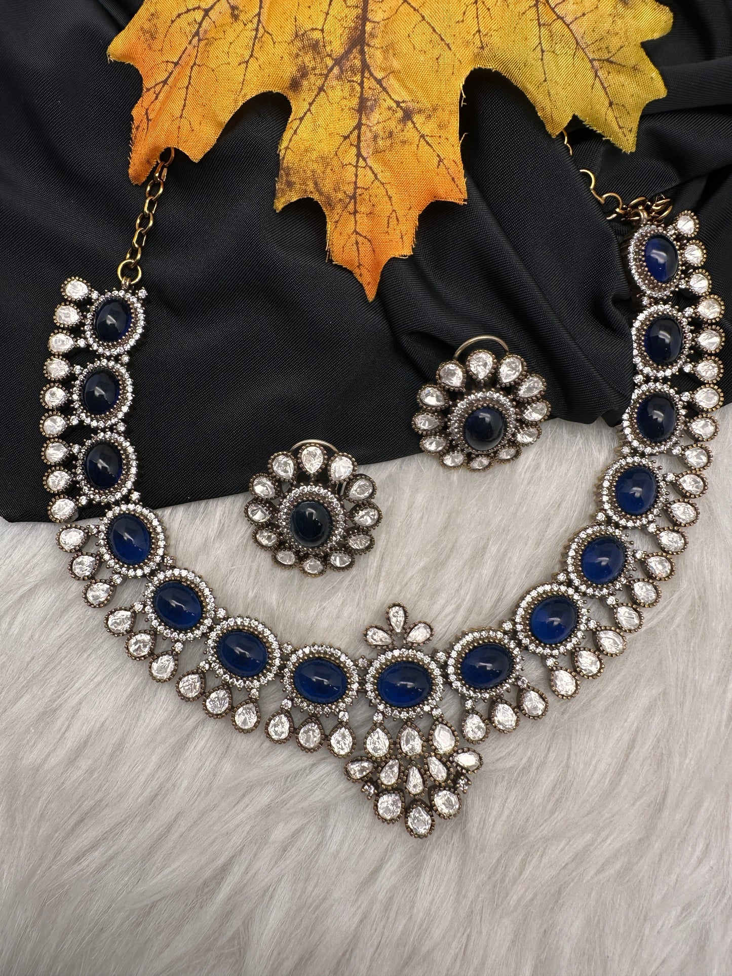 Moissanite Victorian Color Stone Necklace Comes With Studs - Blue