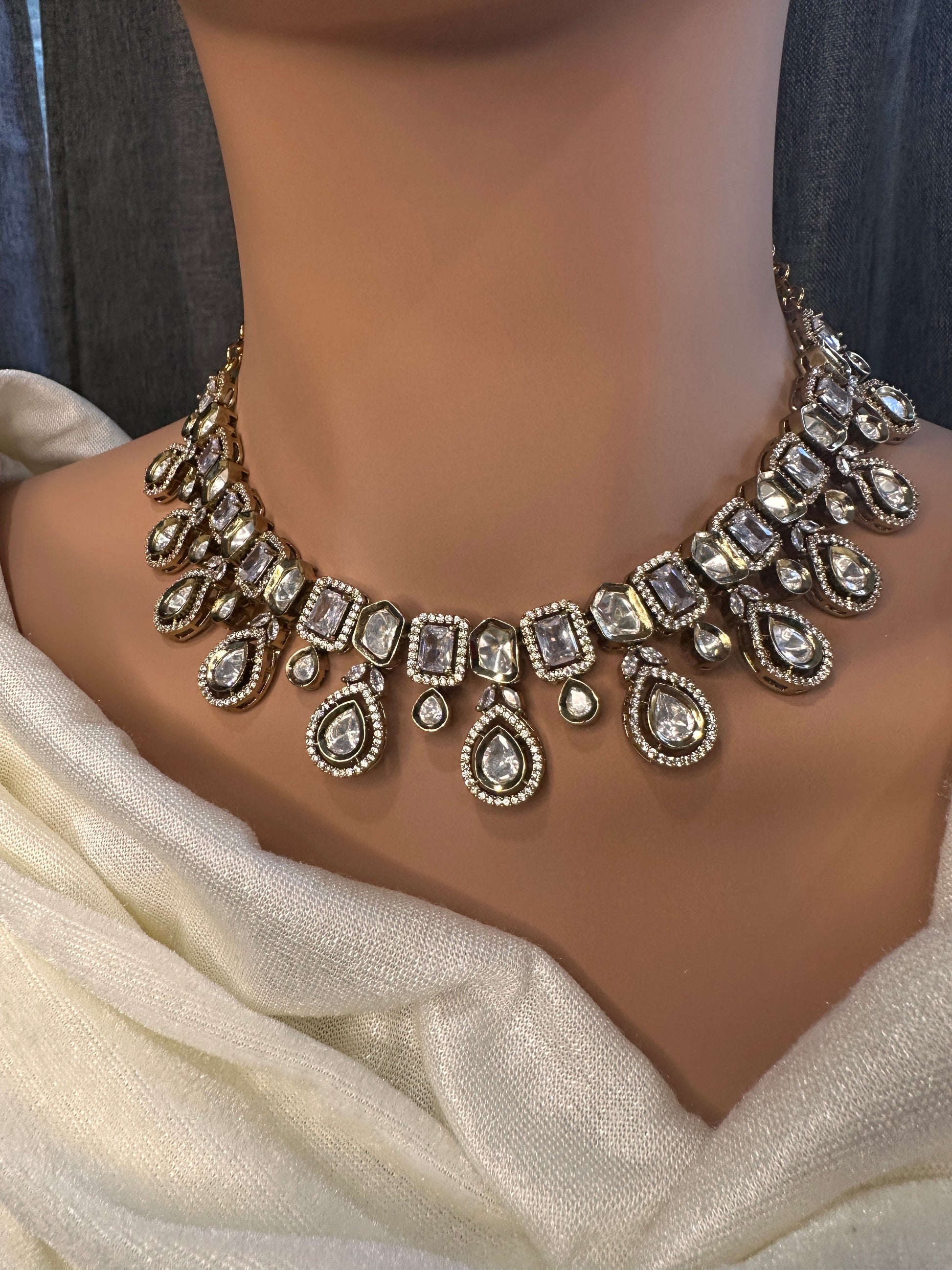 Moissanite Uncut Finish Victorian Color Stone Necklace - Clear