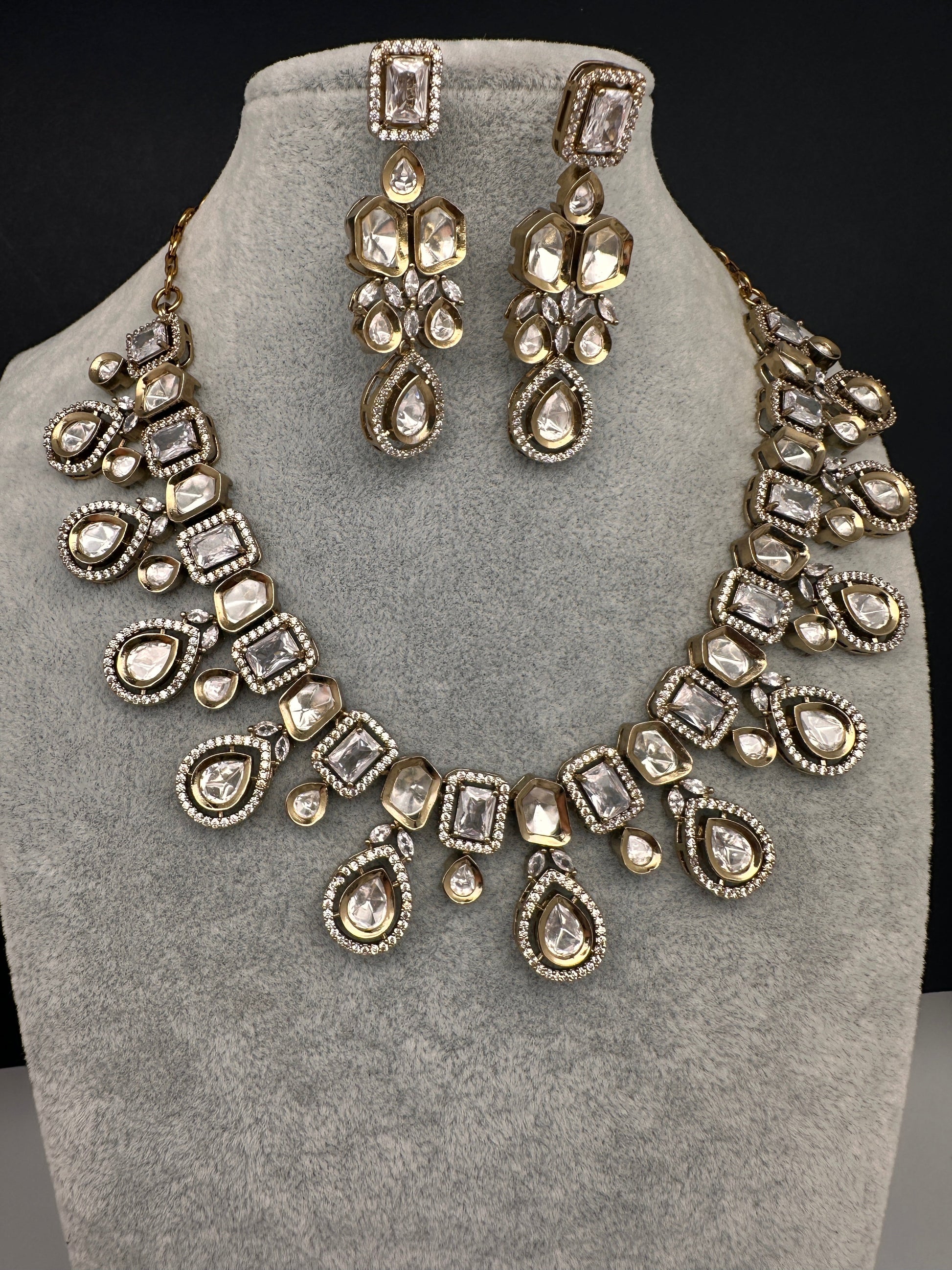 Moissanite Uncut Finish Victorian Color Stone Necklace - Clear