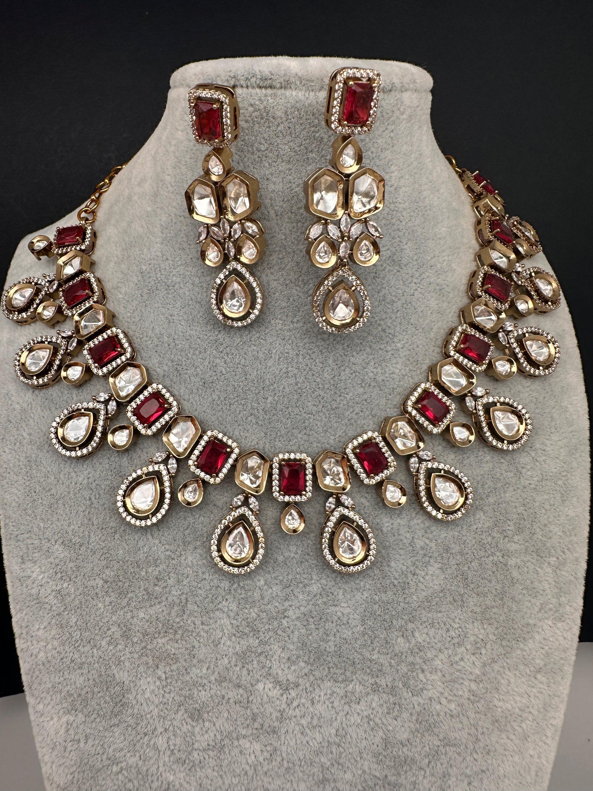 Moissanite Uncut Finish Victorian Color Stone Necklace - Red