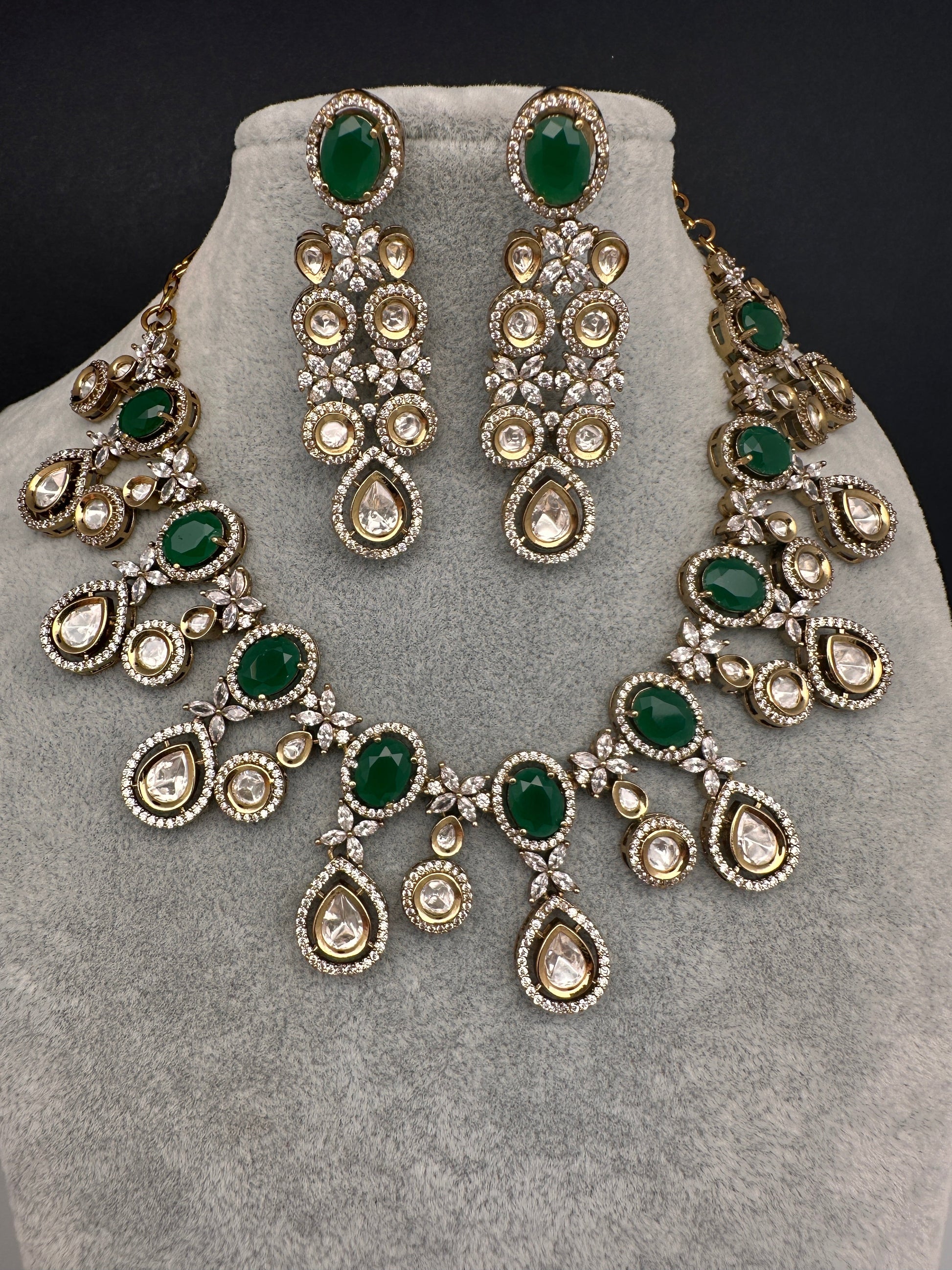 Moissanite Kundan Victorian Color Stone Necklace - Green