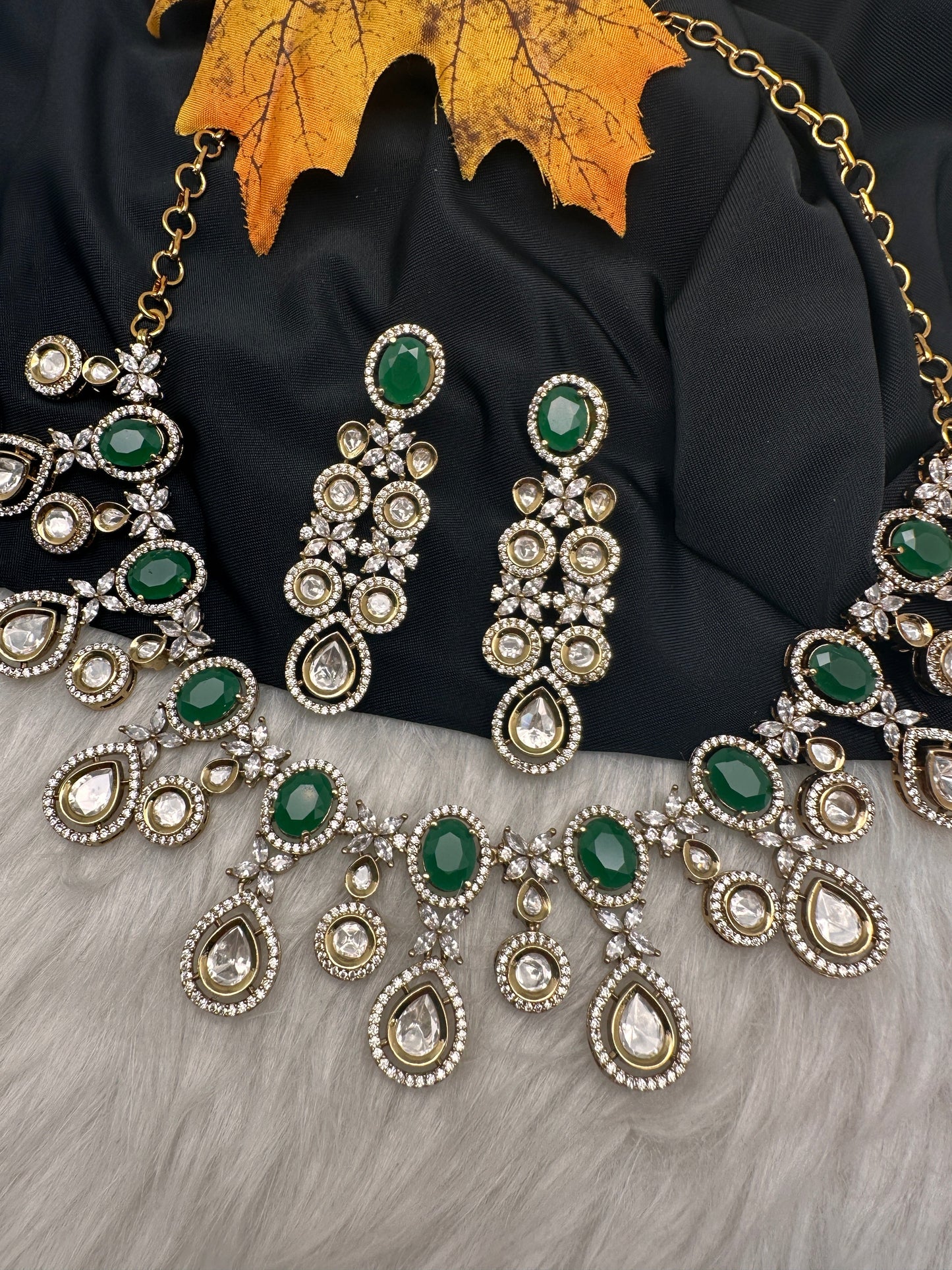 Moissanite Kundan Victorian Color Stone Necklace - Green