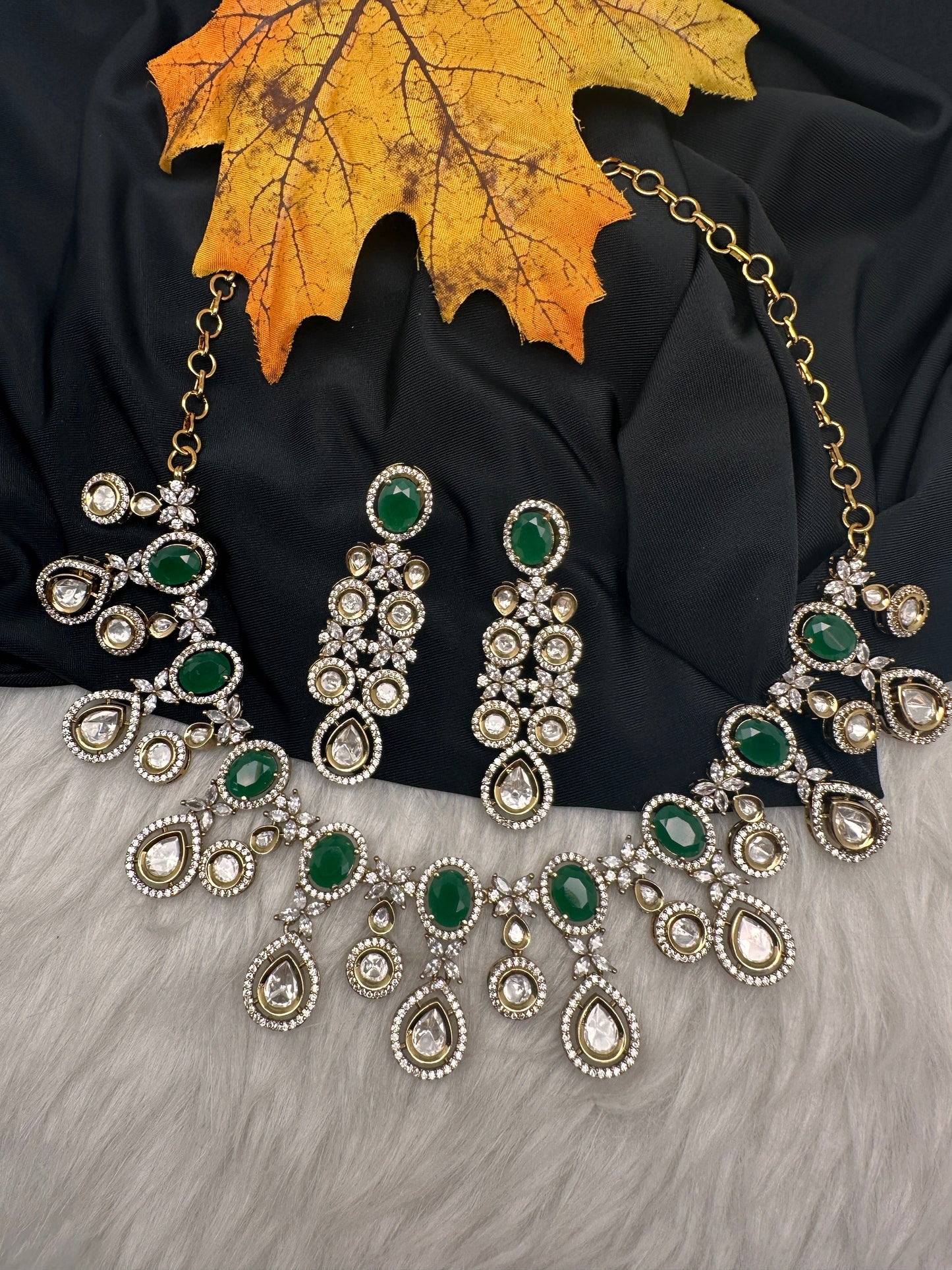 Moissanite Kundan Victorian Color Stone Necklace - Green