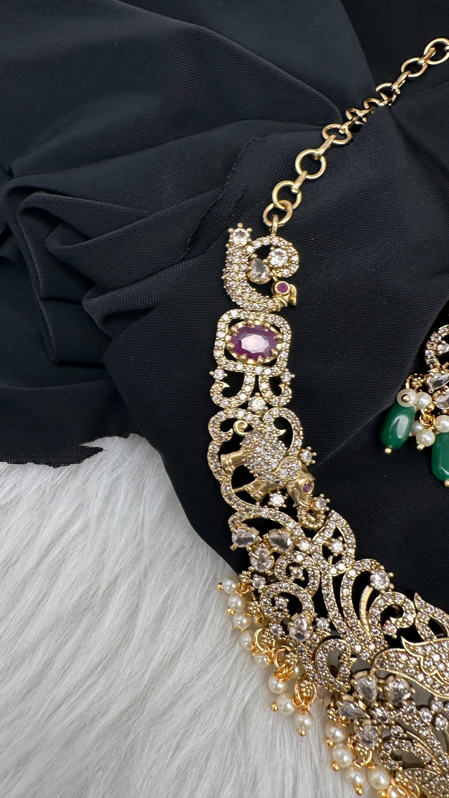 Victorian CZ Birdie Elepant Pattern Short Necklace - 
