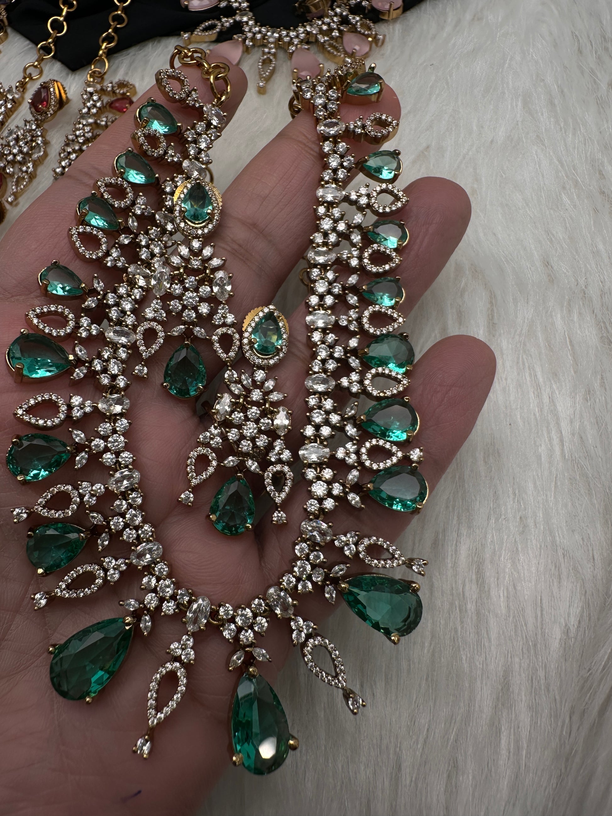 AD  Victorian Color Stone Necklace - Green