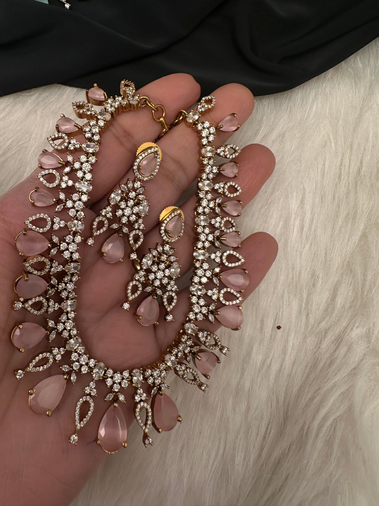 AD  Victorian Color Stone Necklace - Pink