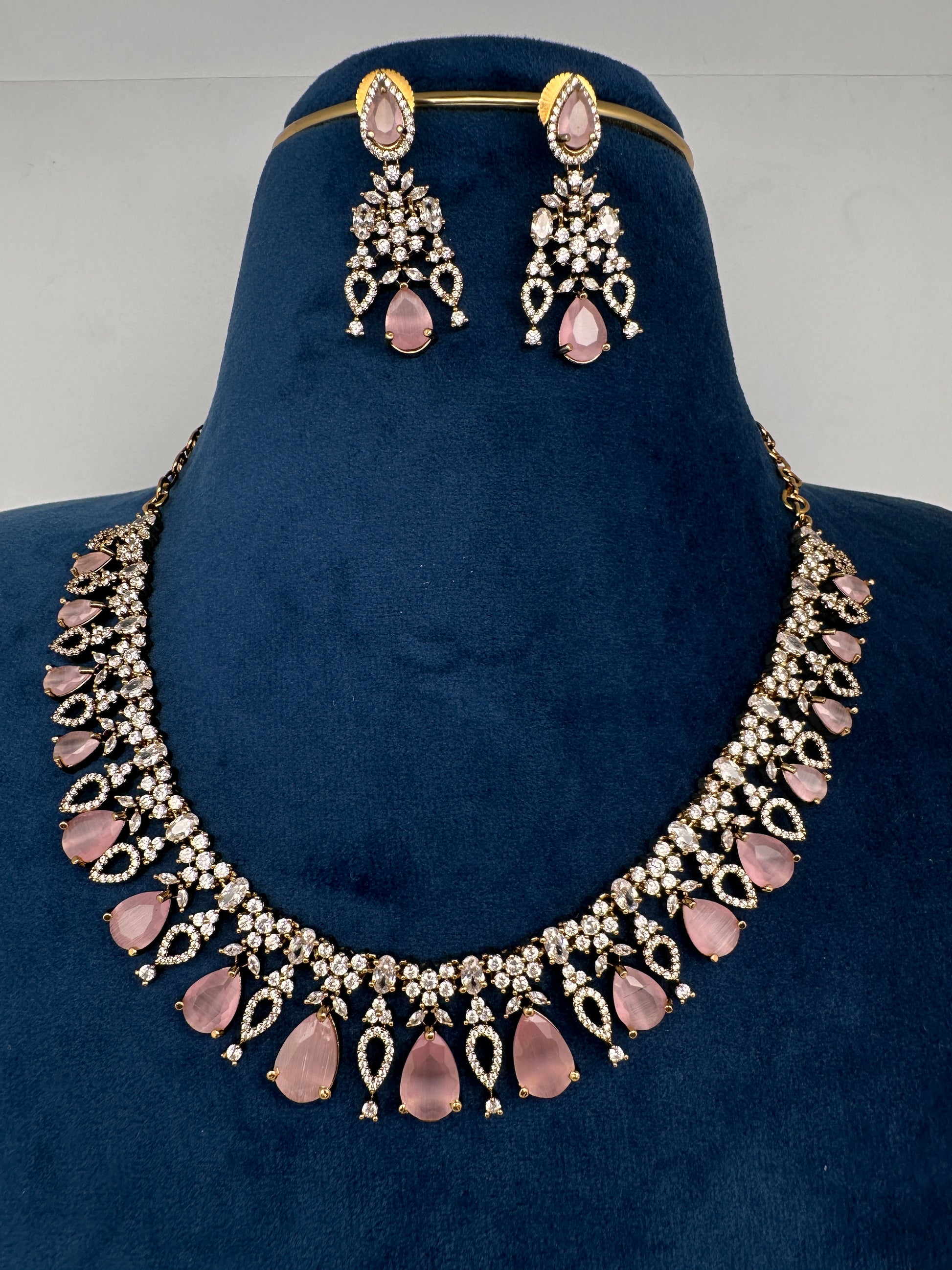 AD  Victorian Color Stone Necklace - Pink