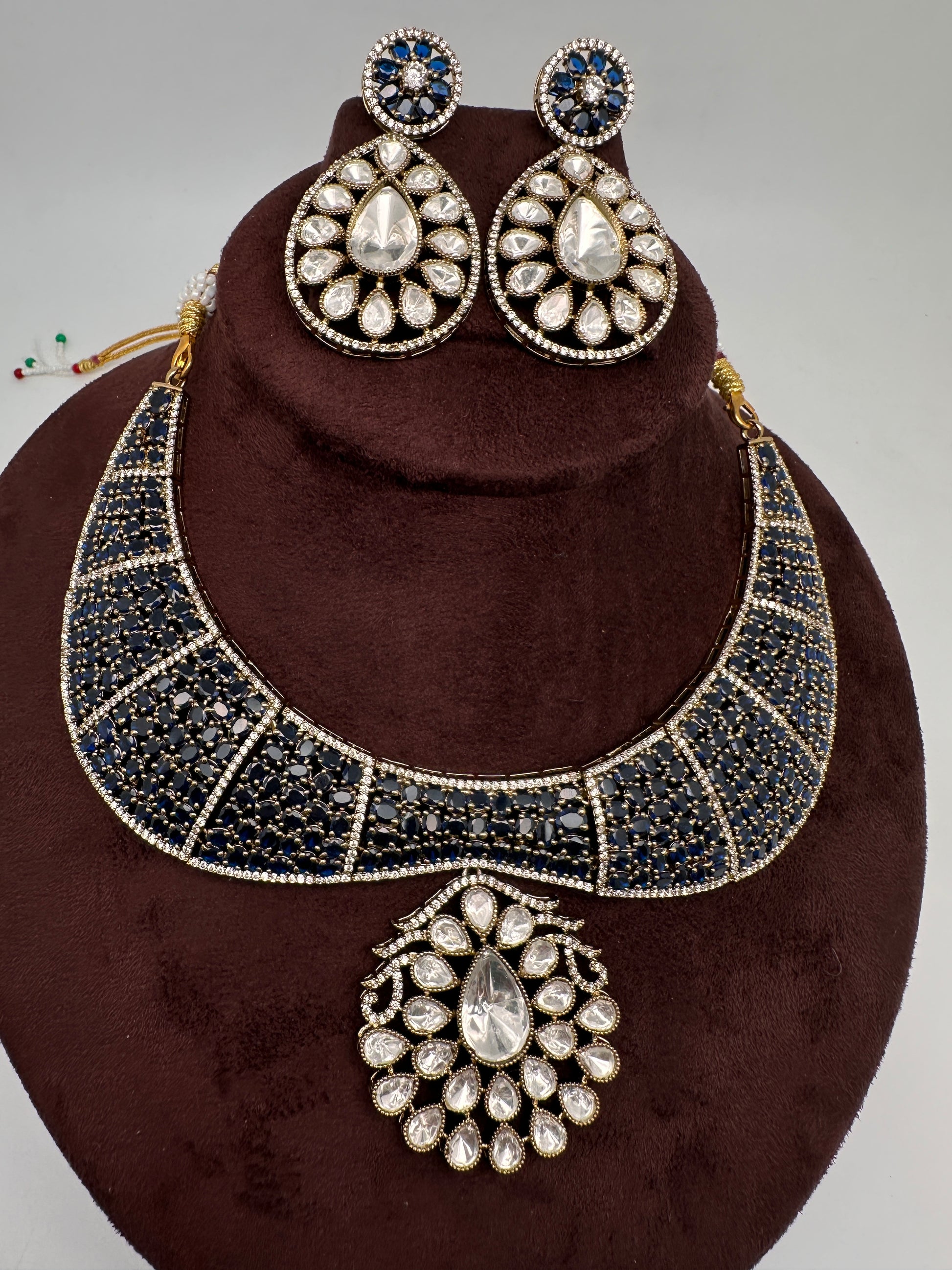 Moissanite AD Blue Neckline Short Necklace - 