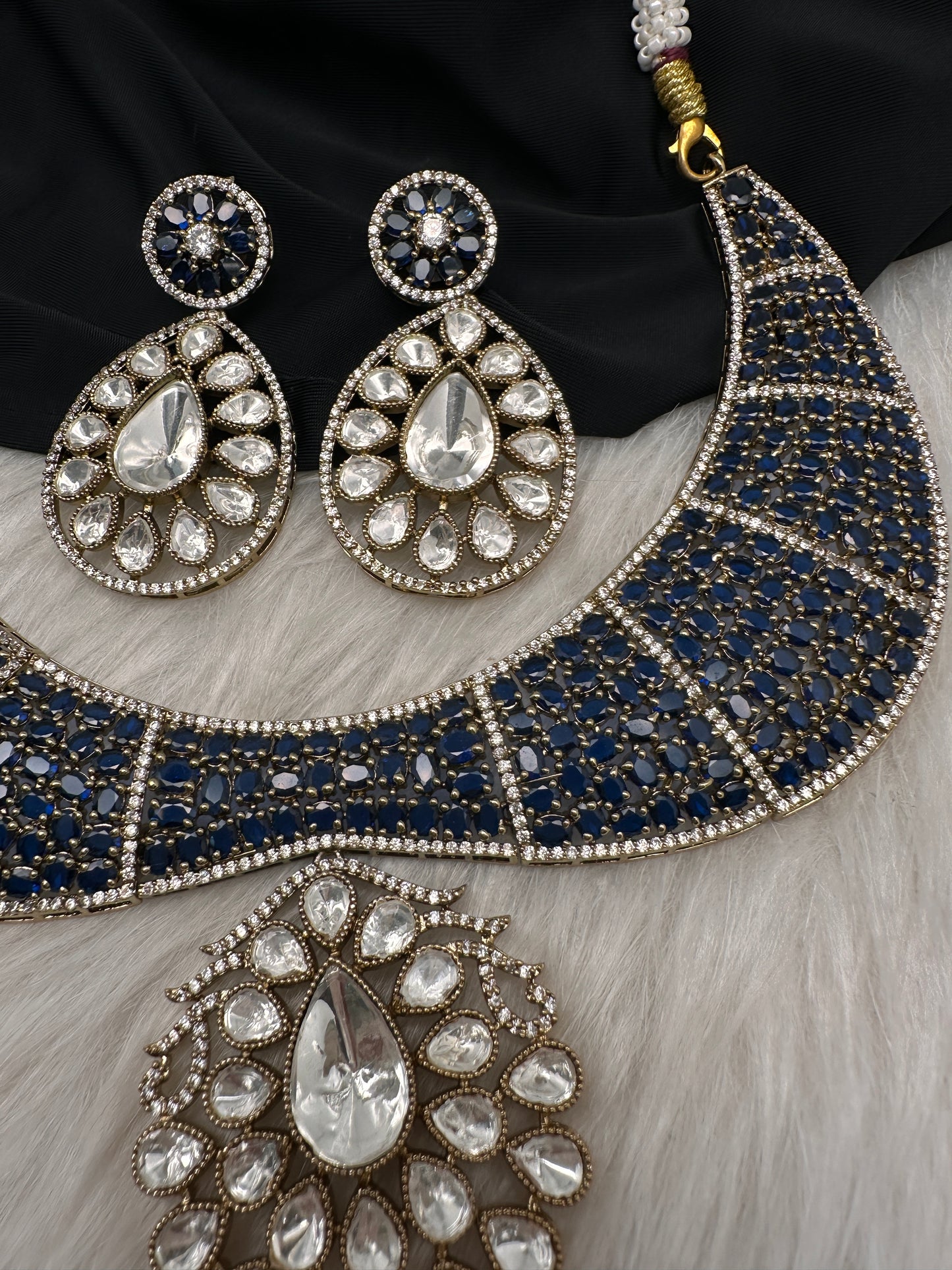 Moissanite AD Blue Neckline Short Necklace - 