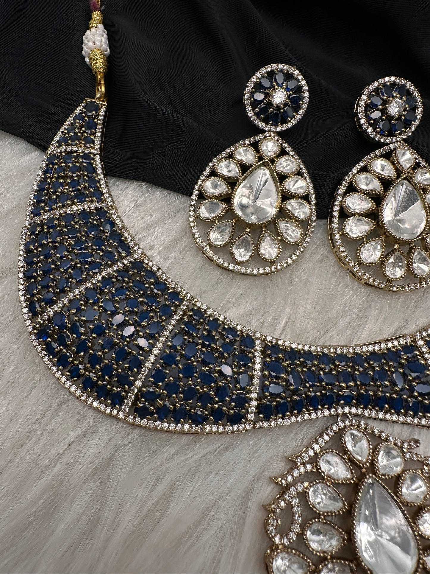 Moissanite AD Blue Neckline Short Necklace - 