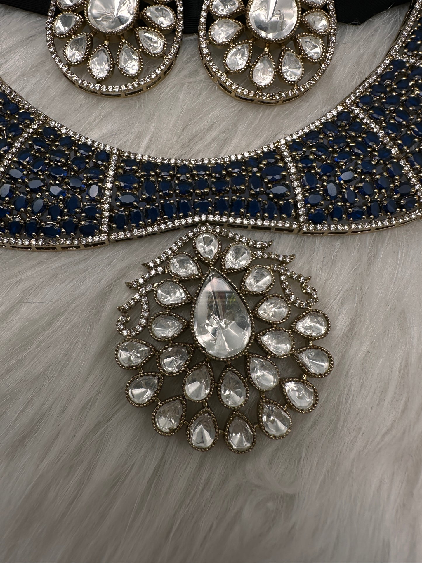 Moissanite AD Blue Neckline Short Necklace - 