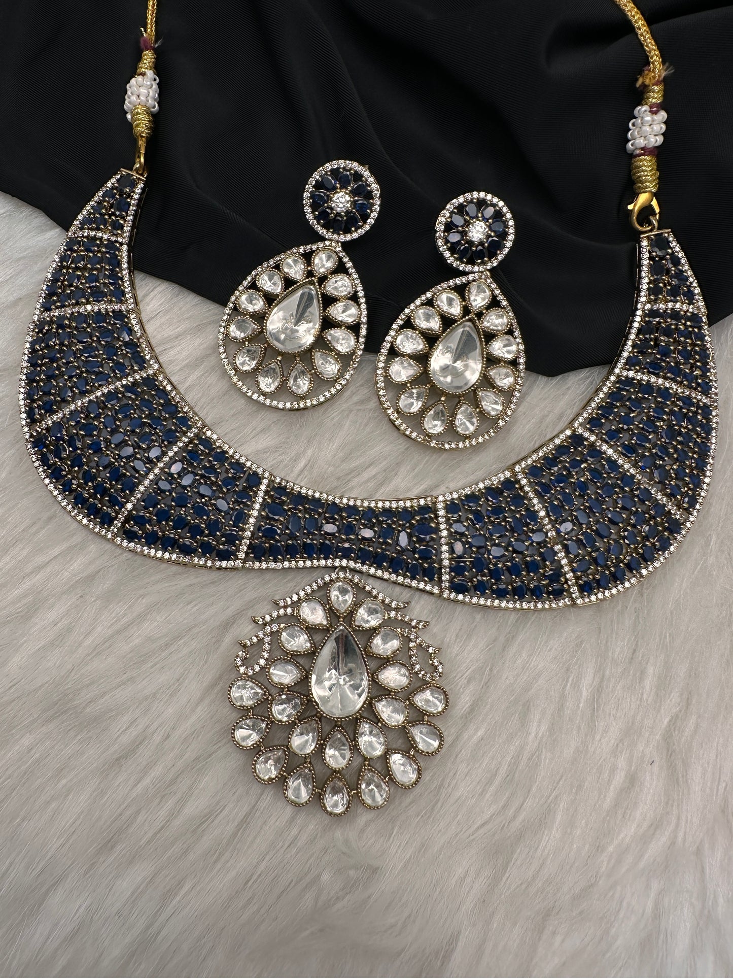 Moissanite AD Blue Neckline Short Necklace - 