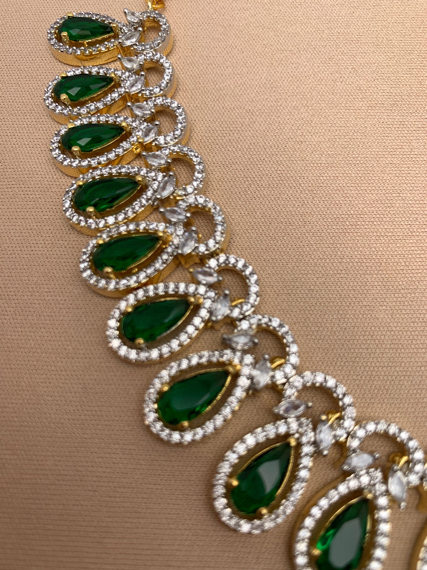 Diamond Finish American Diamond Emrald Green Stone Short Necklace