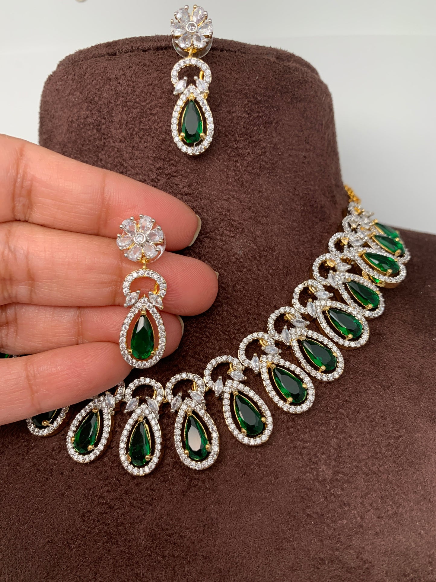 Diamond Finish American Diamond Emrald Green Stone Short Necklace