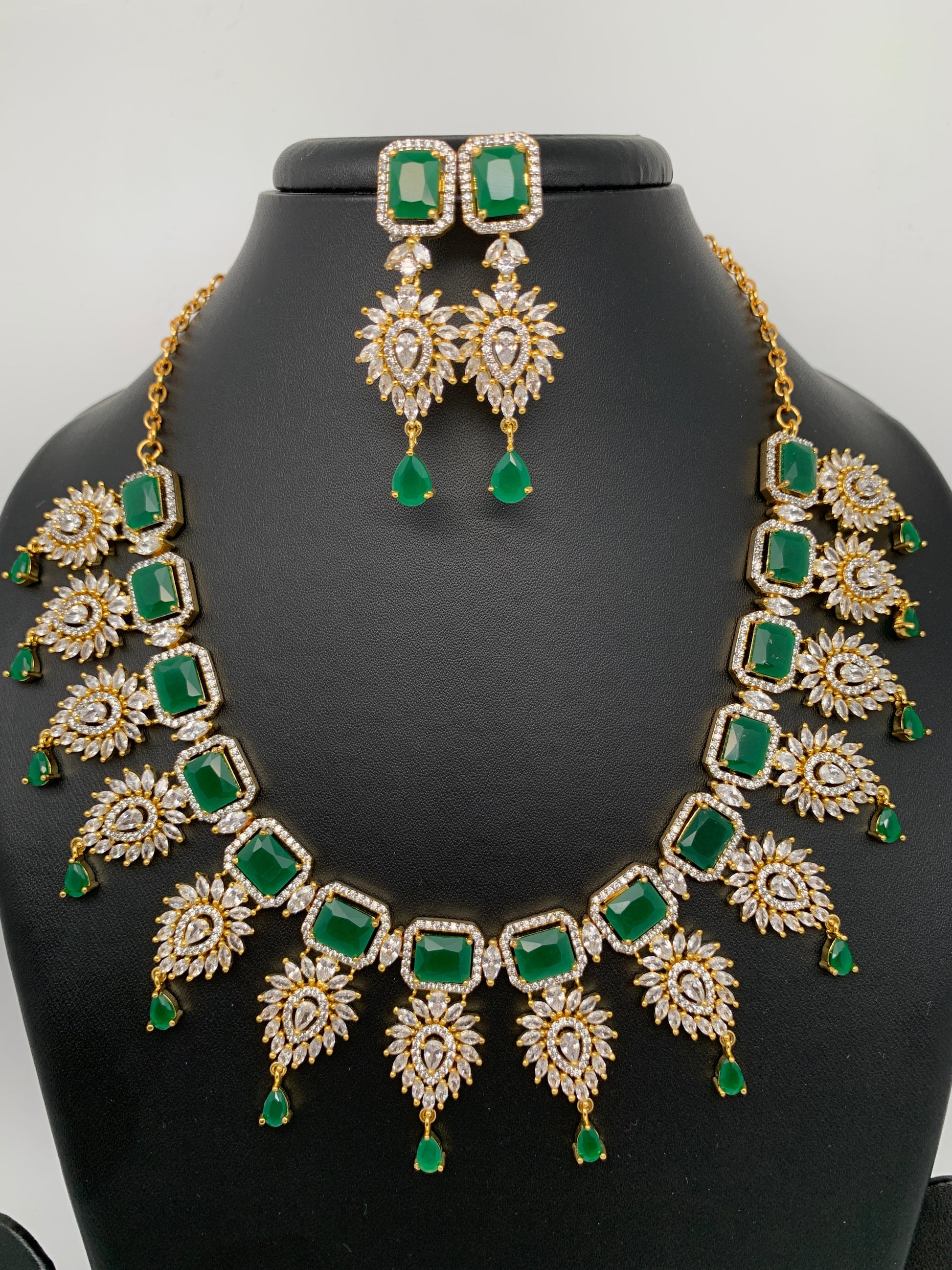 Green Stone Leaf Links American Diamond Finish Short Necklace