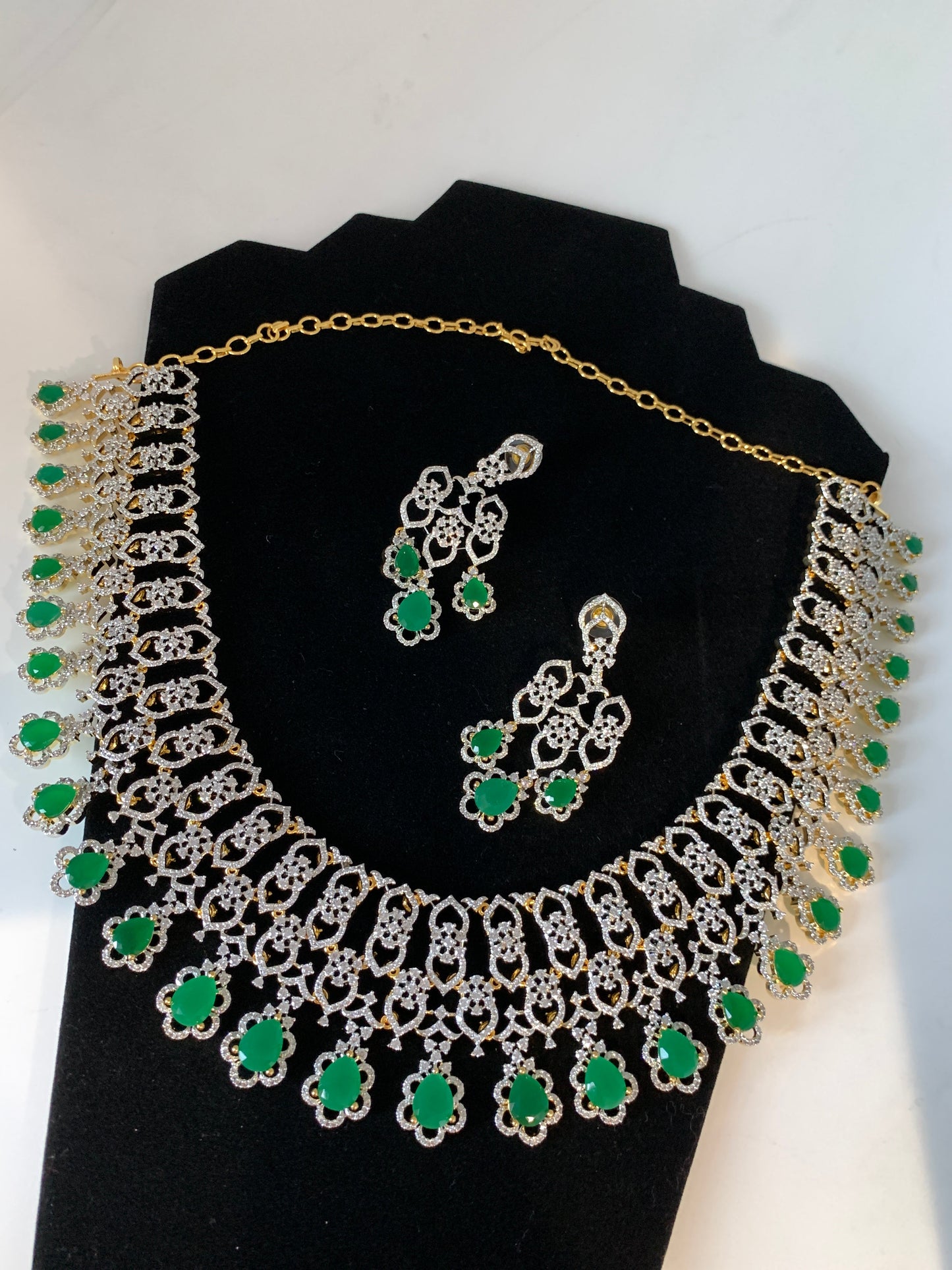 AD Emerald Green Stone Broad Design U Shape Medium Short Necklace