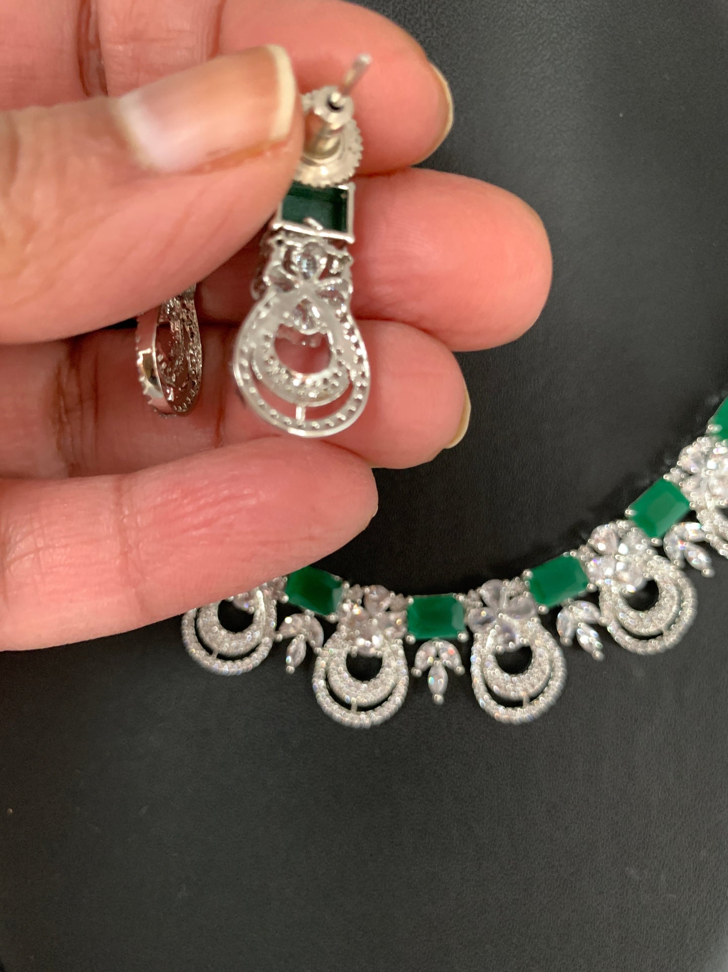 AD Emerald Green Stone Silver Polish Short Necklace