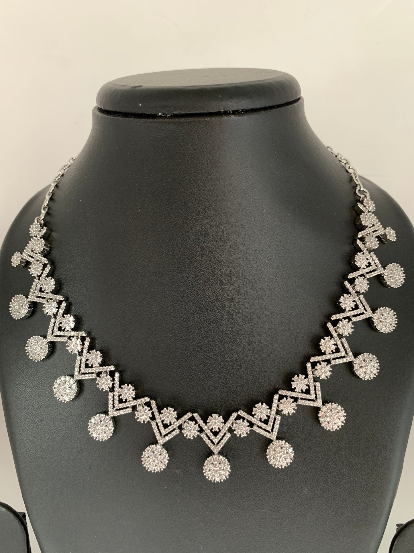 AD Clear Stone Silver Polish Short Necklace