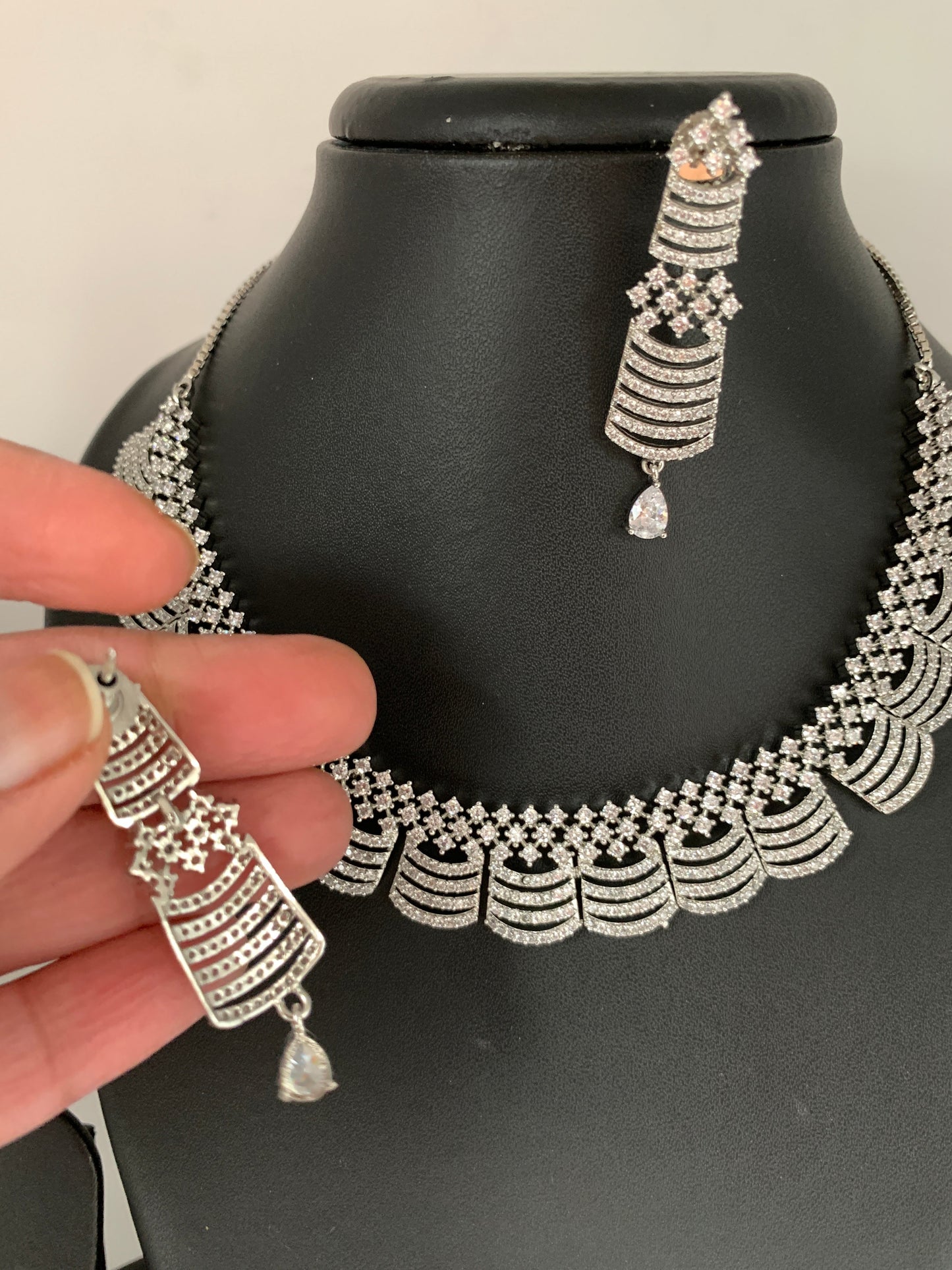 Elegant AD Silver Polish Neckline Short Necklace