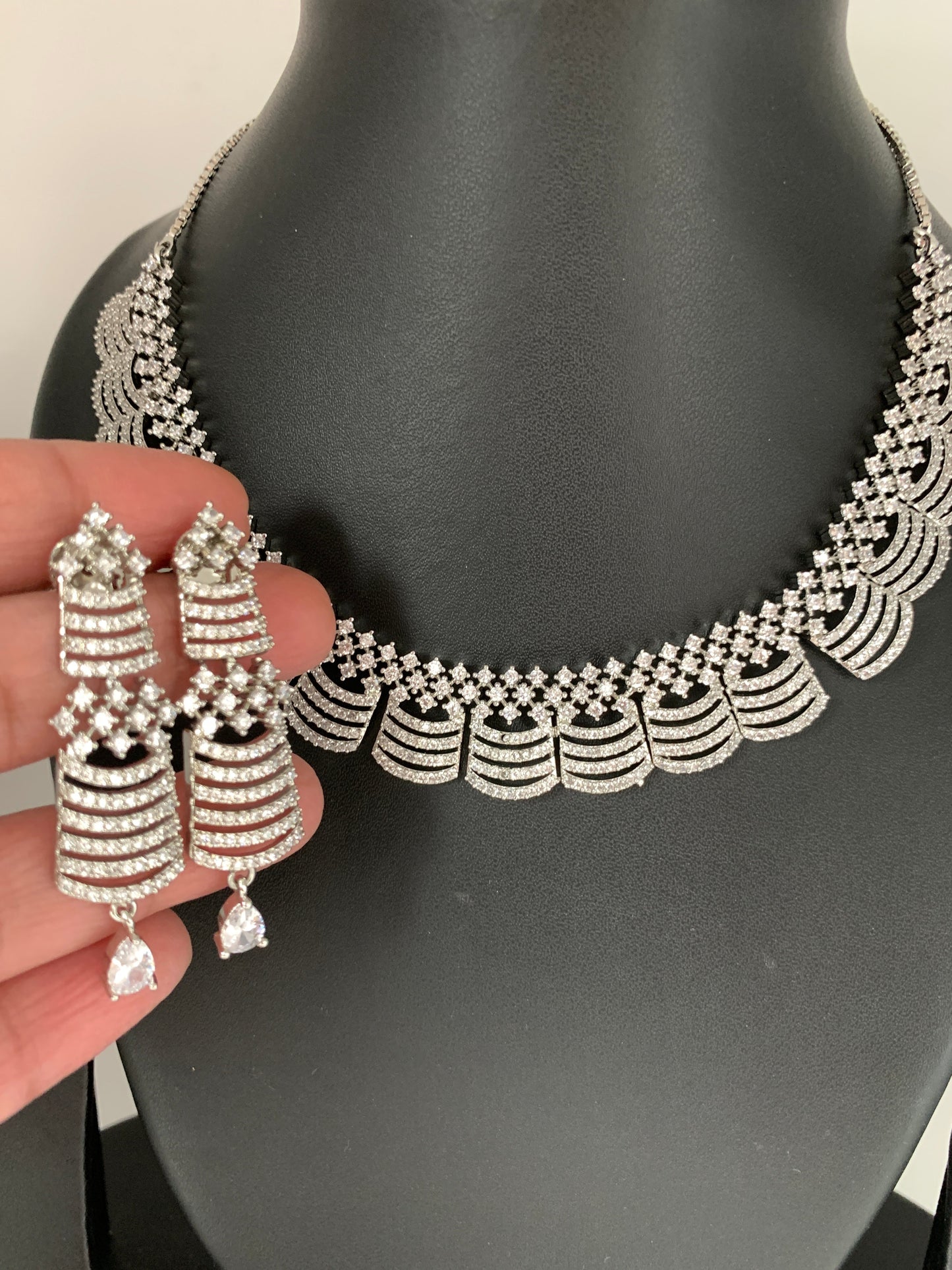 Elegant AD Silver Polish Neckline Short Necklace