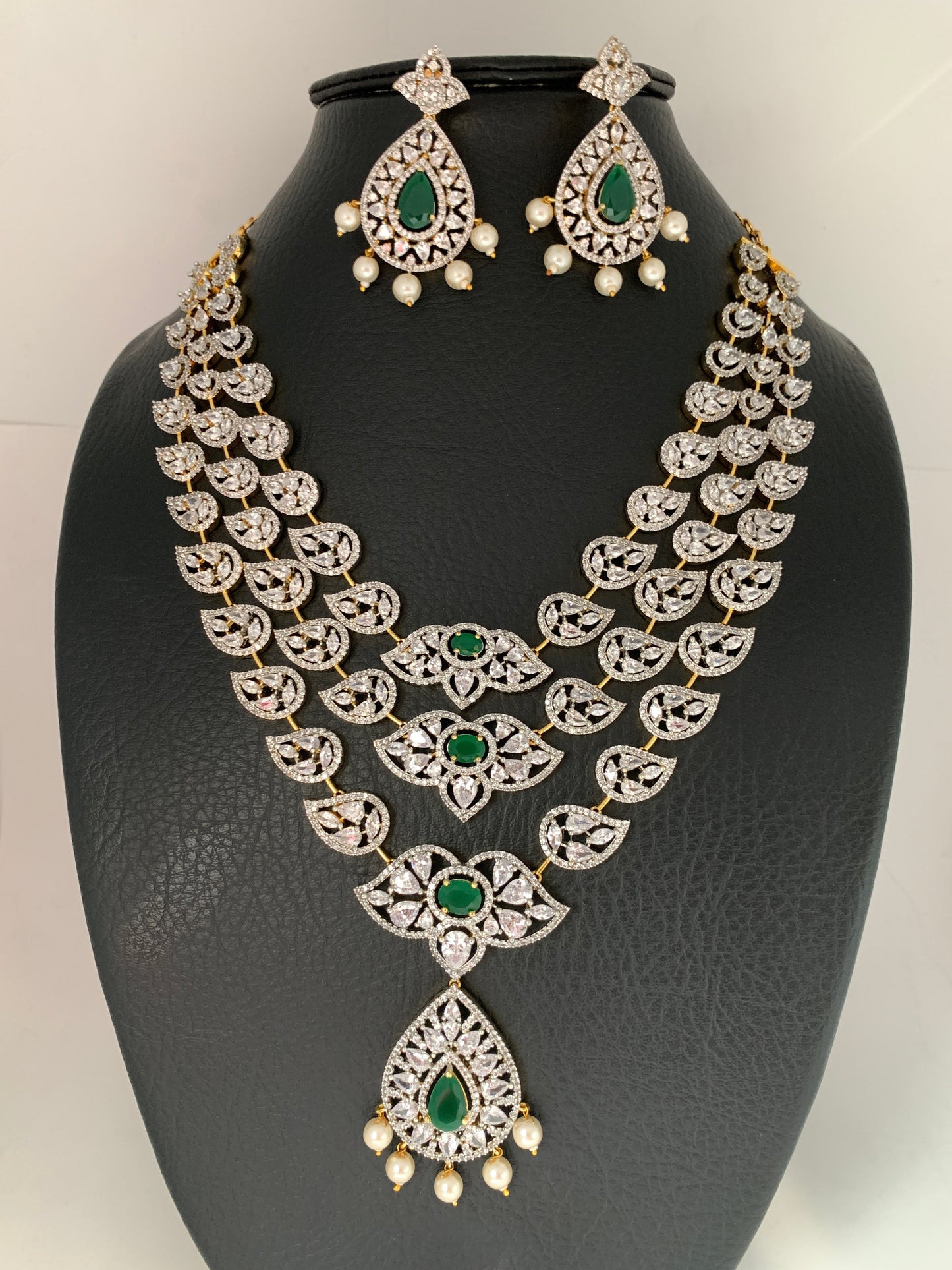AD Emerald Green Stone Multi Layer Teen Lada Short Necklace