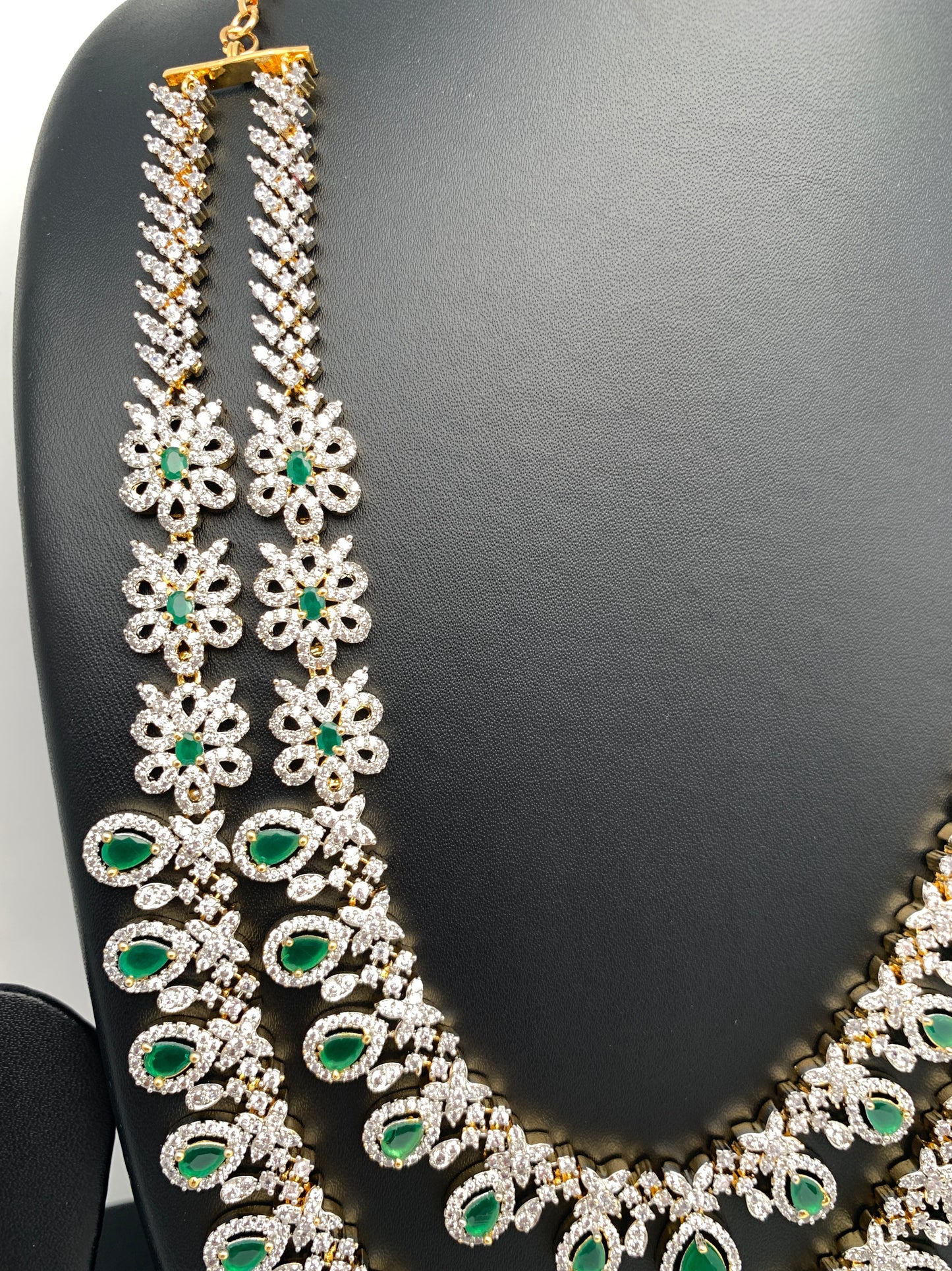 AD Emerald Green Stone Double Layer Short Mid Length Necklace