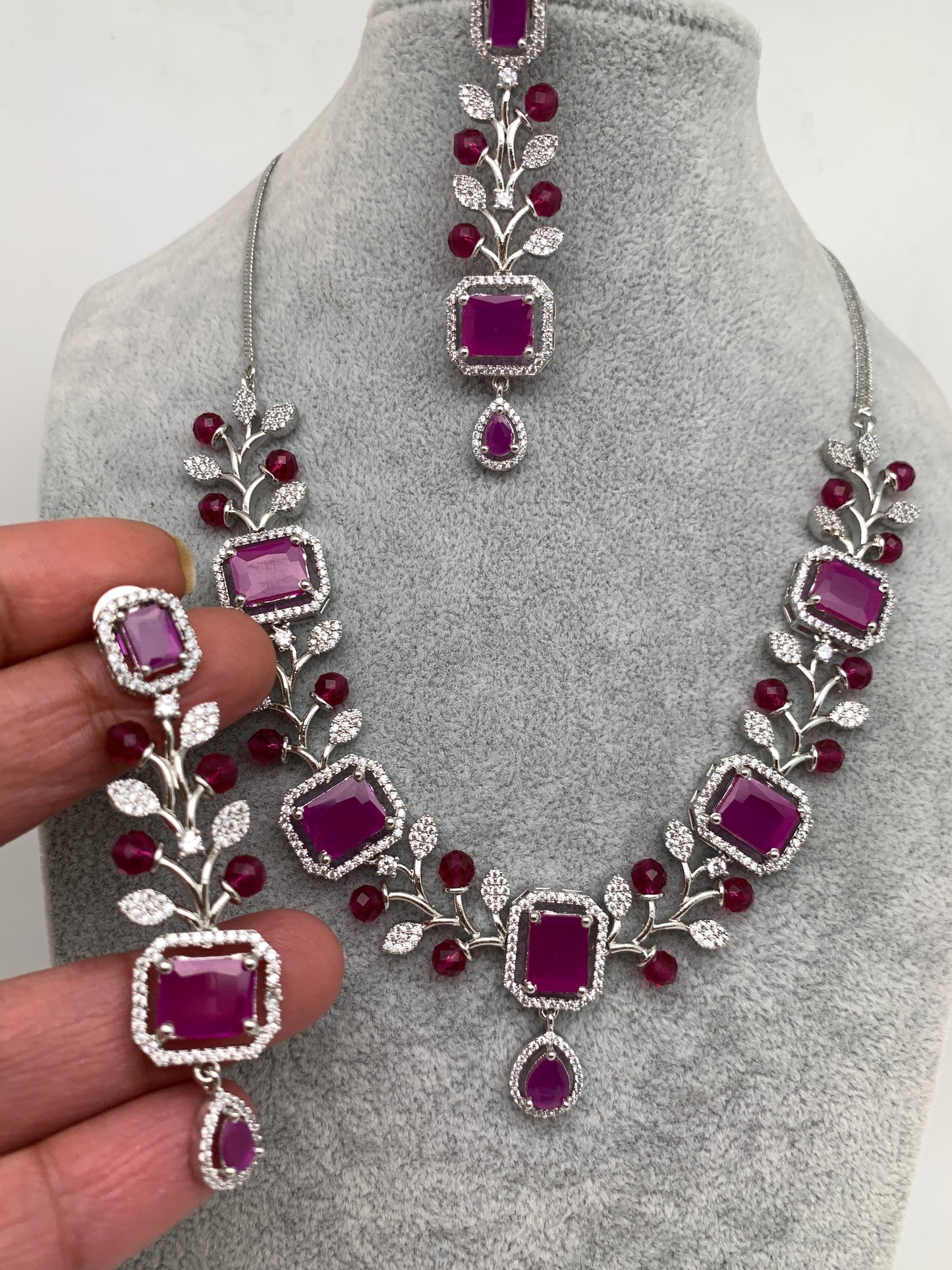 AD Red Stone Silver Finish Short Neckline Neckalce