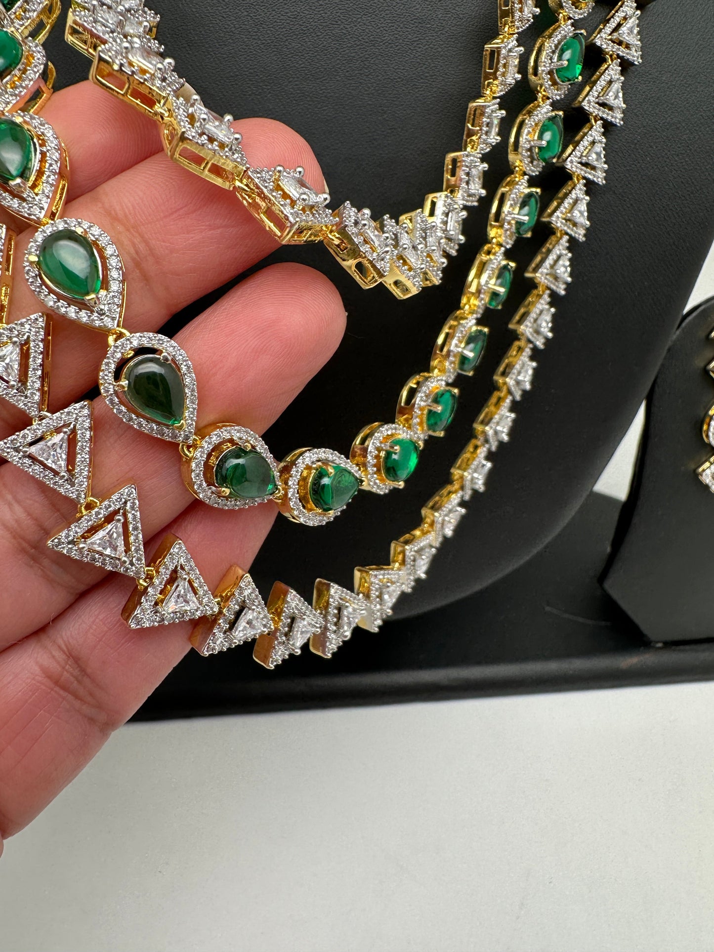 AD Green Stone Three Line Teen Lada Short Neckalce