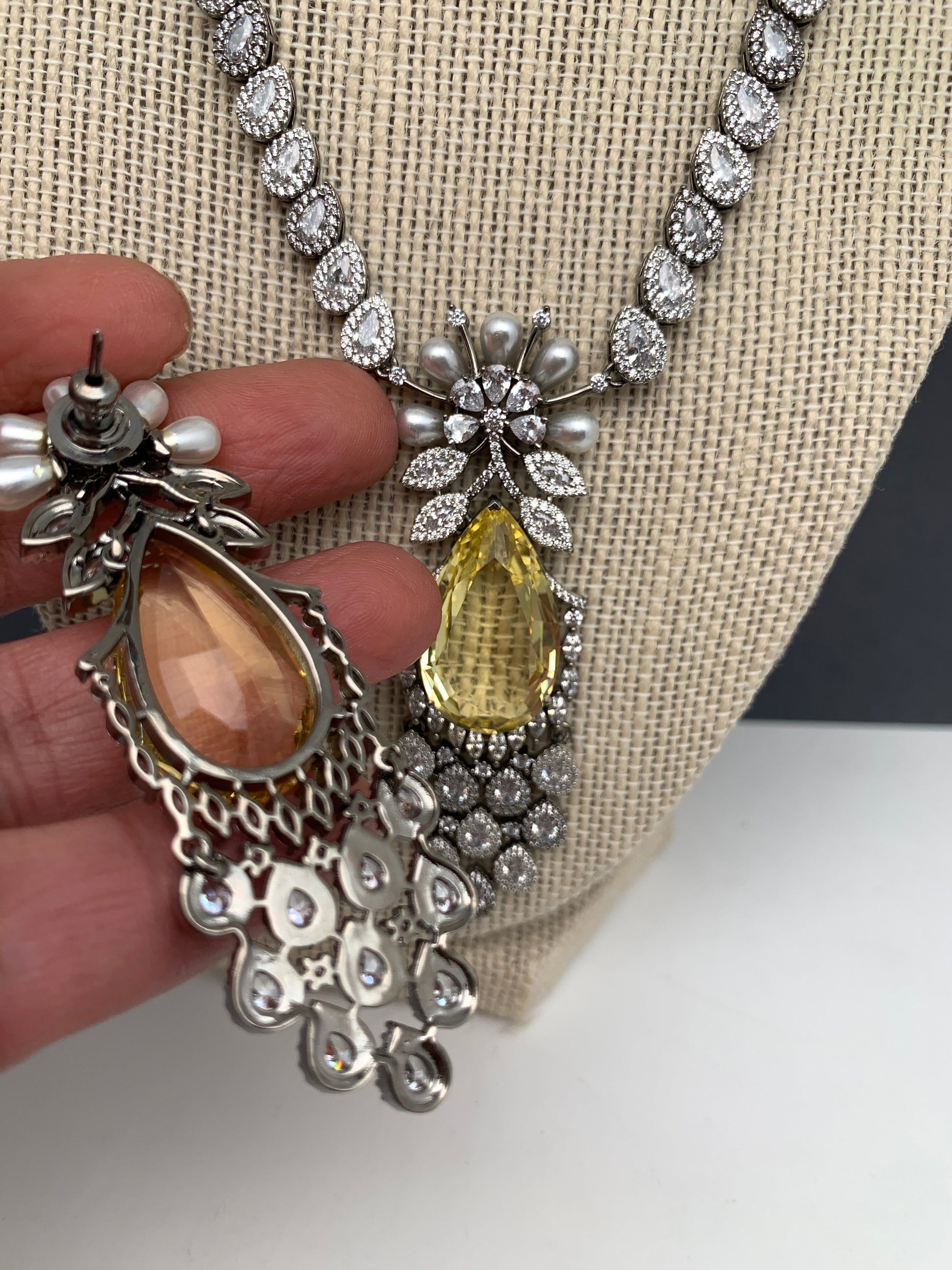 Doublet Stone Victorian Finish Short Necklace - Yellow