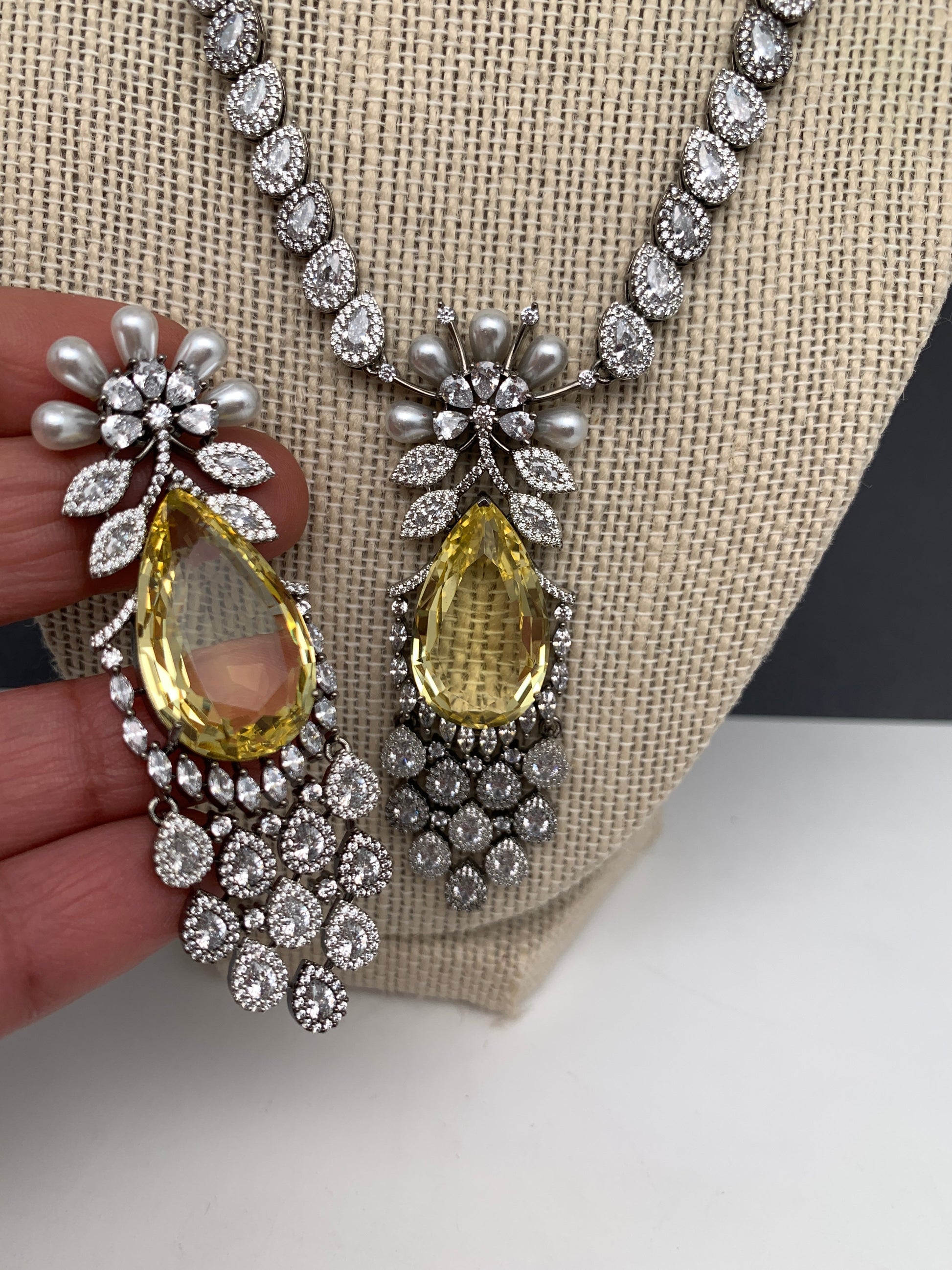 Doublet Stone Victorian Finish Short Necklace - Yellow