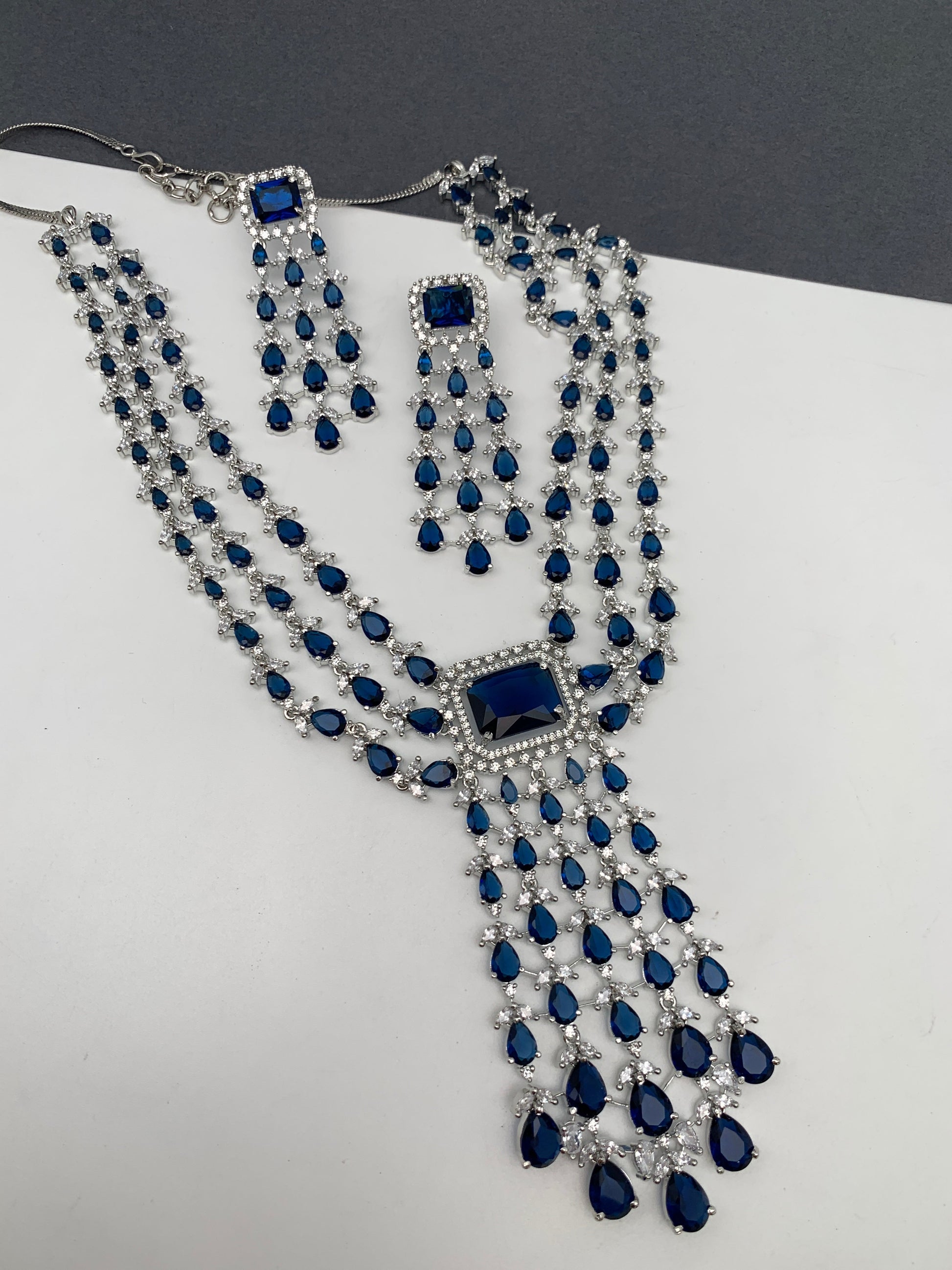 Doublet Stone Silver Finish Short Necklace - Blue