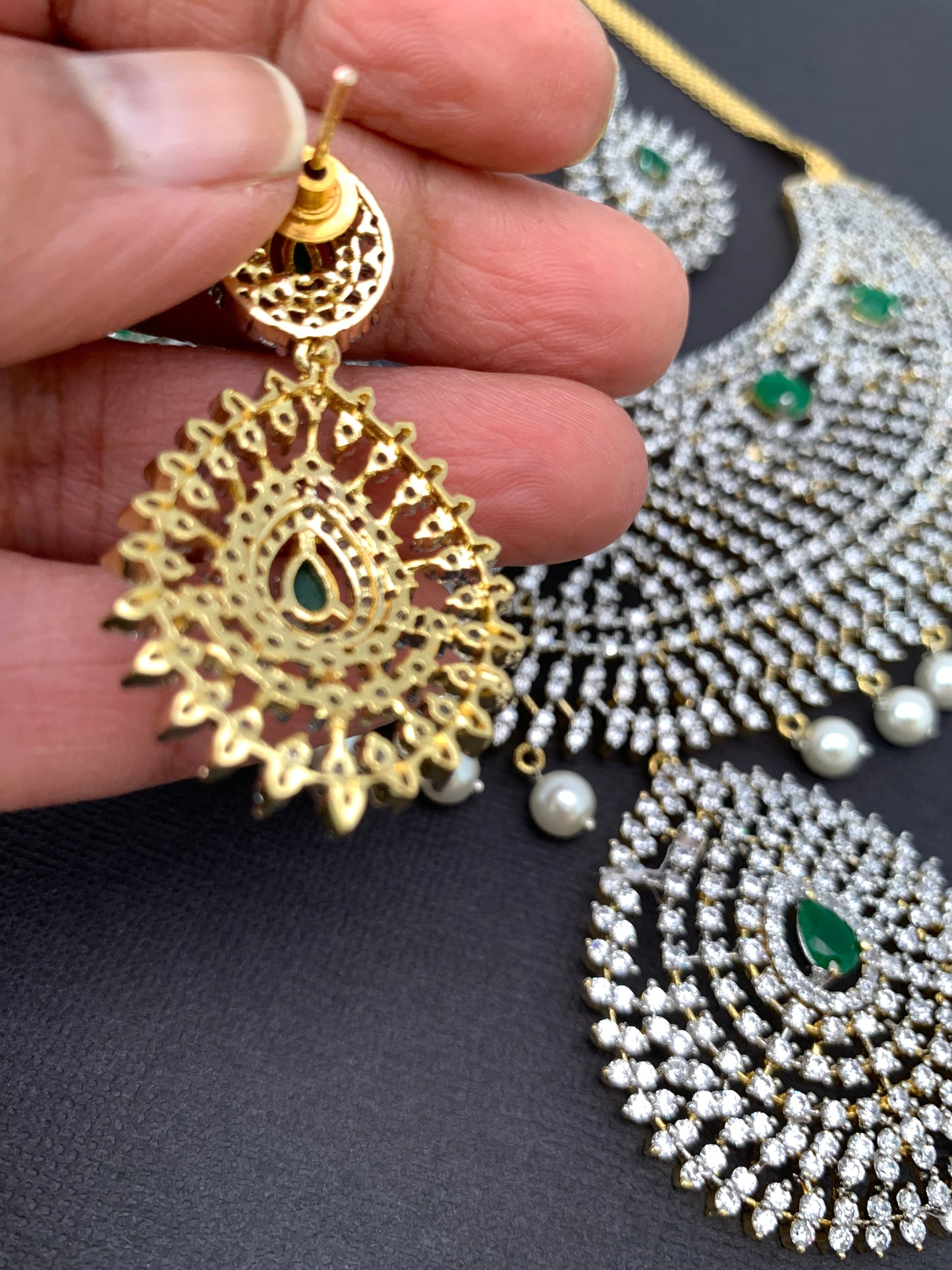 AD Emerald Green Stone Short Necklace