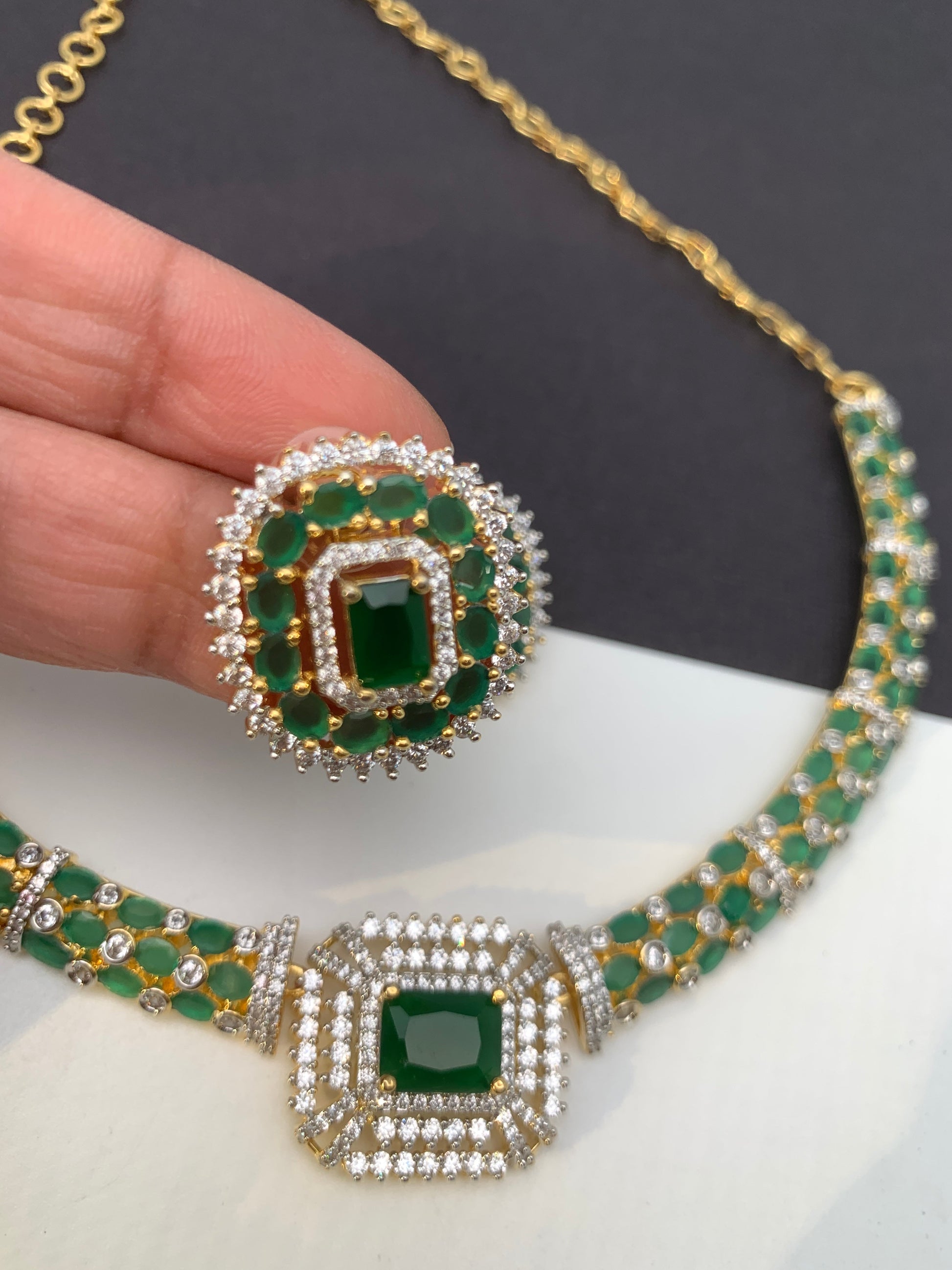 AD Color Stone Kanthi Style Short Neckline Necklace - Green