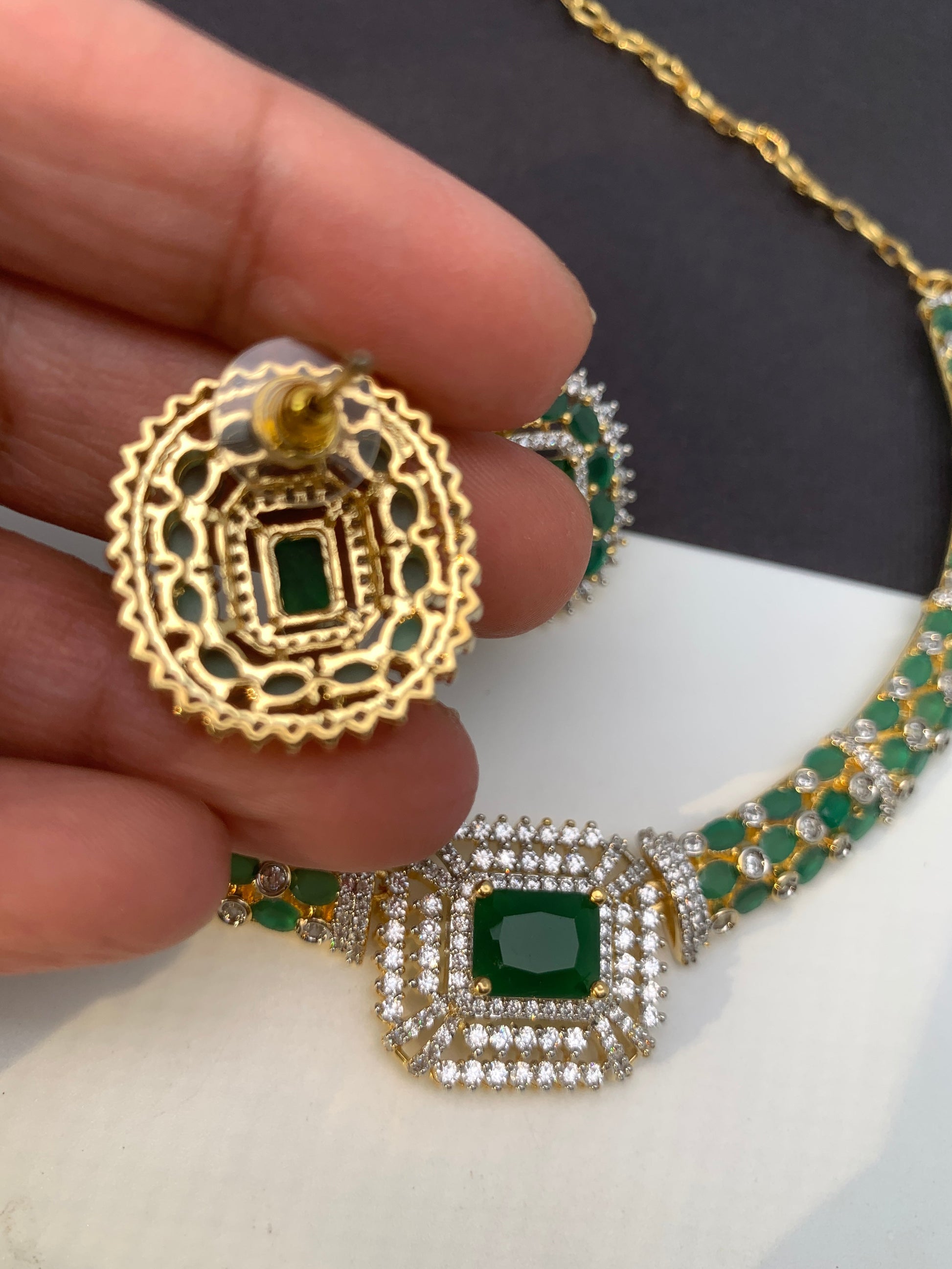 AD Color Stone Kanthi Style Short Neckline Necklace - Green