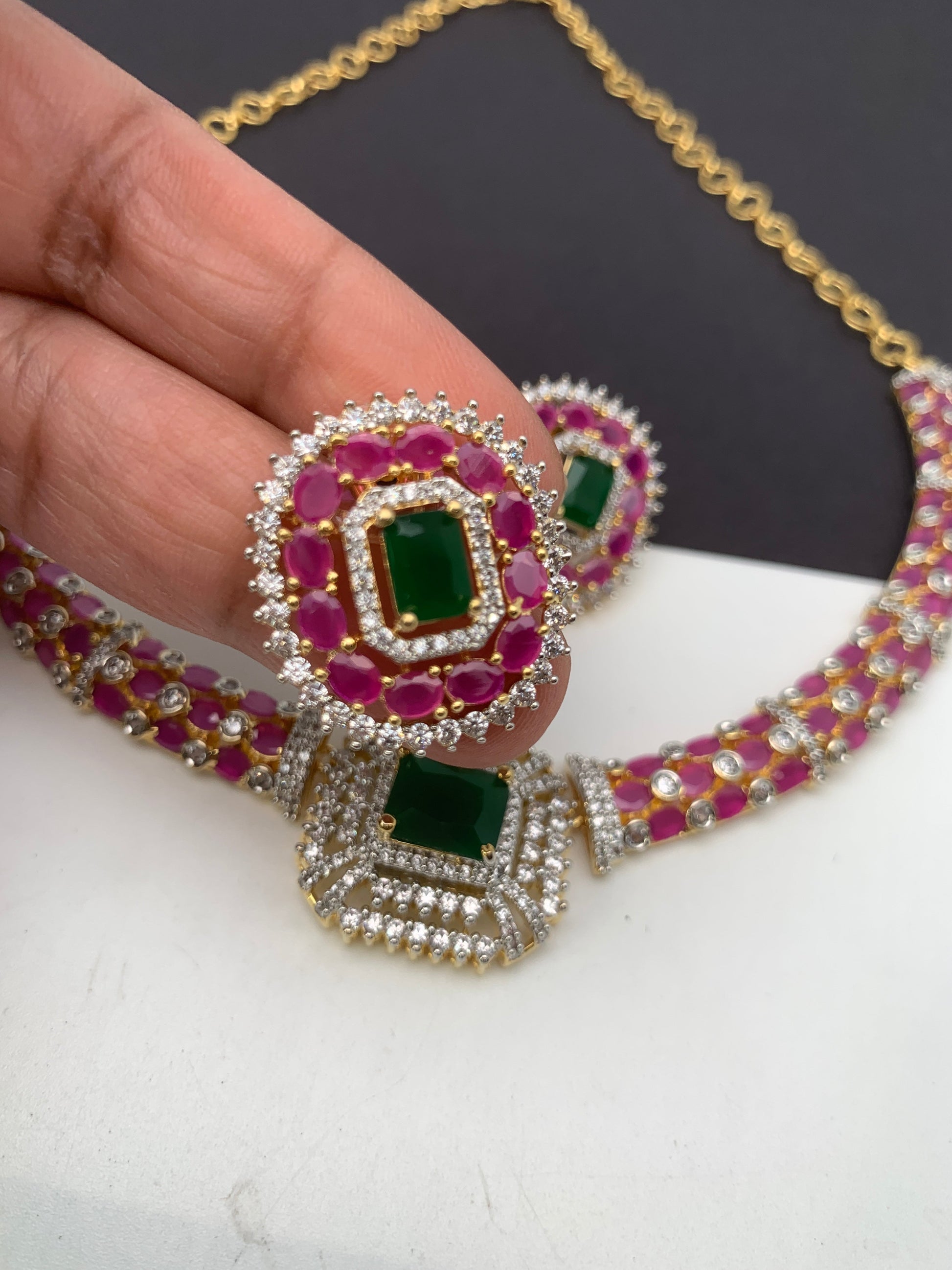 AD Color Stone Kanthi Style Short Neckline Necklace - Red
