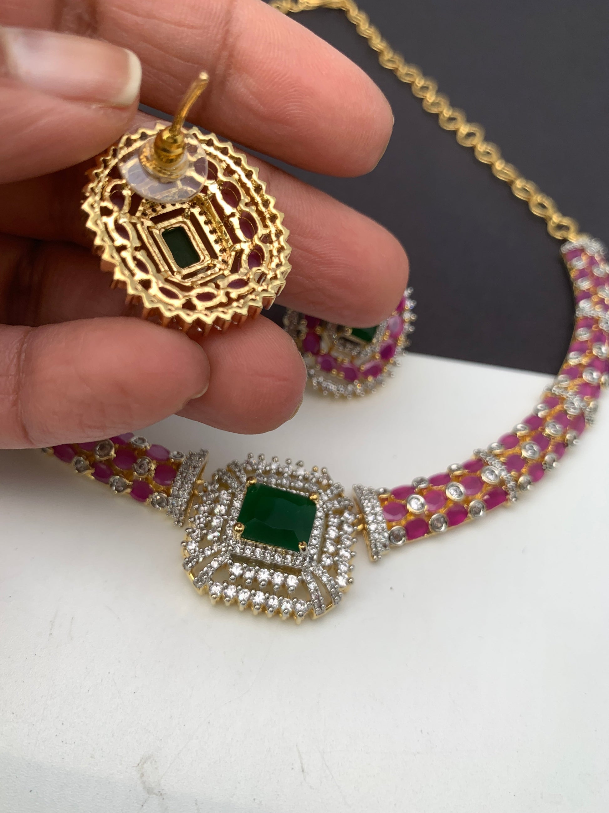 AD Color Stone Kanthi Style Short Neckline Necklace - Red