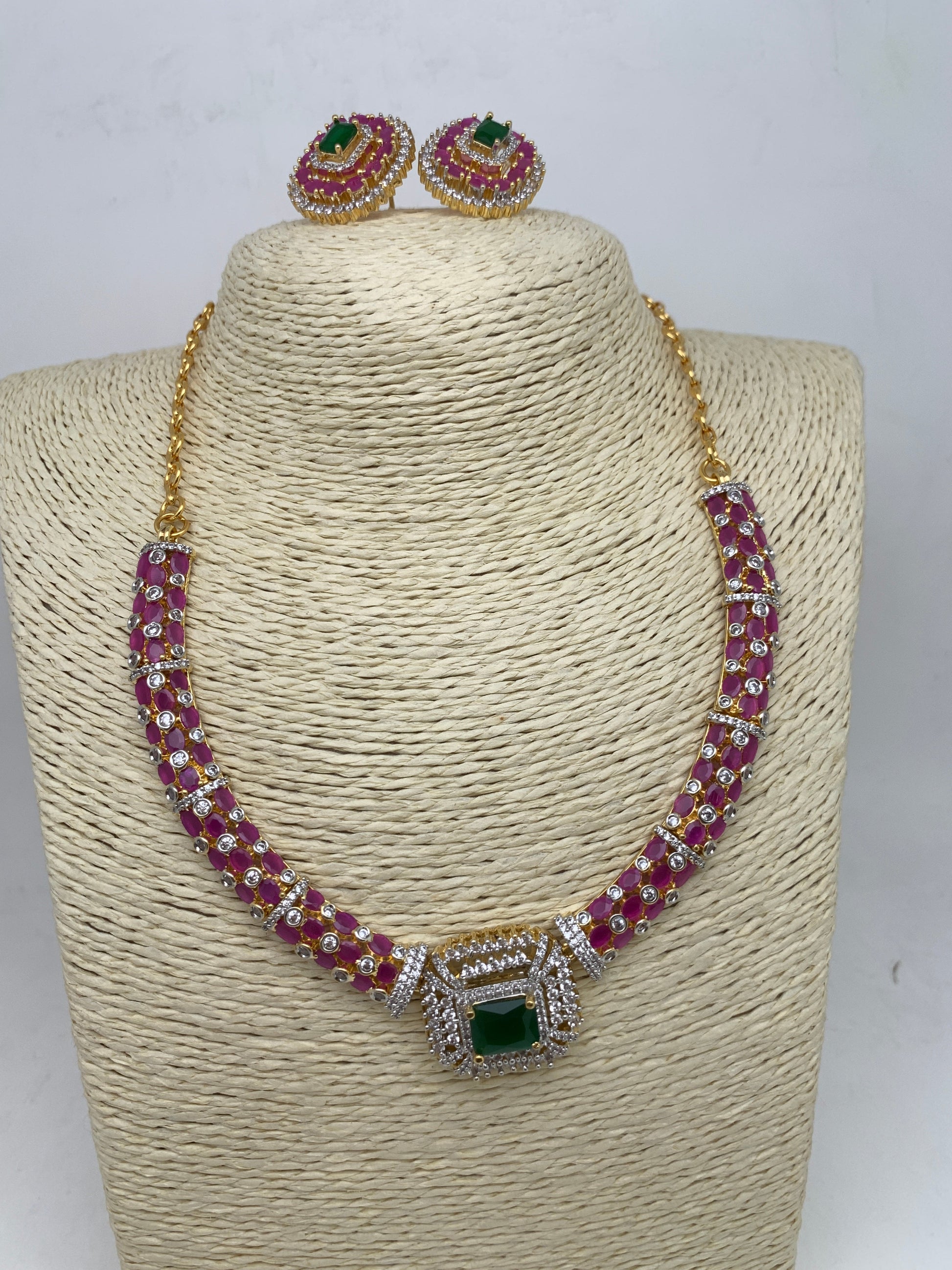 AD Color Stone Kanthi Style Short Neckline Necklace - Red