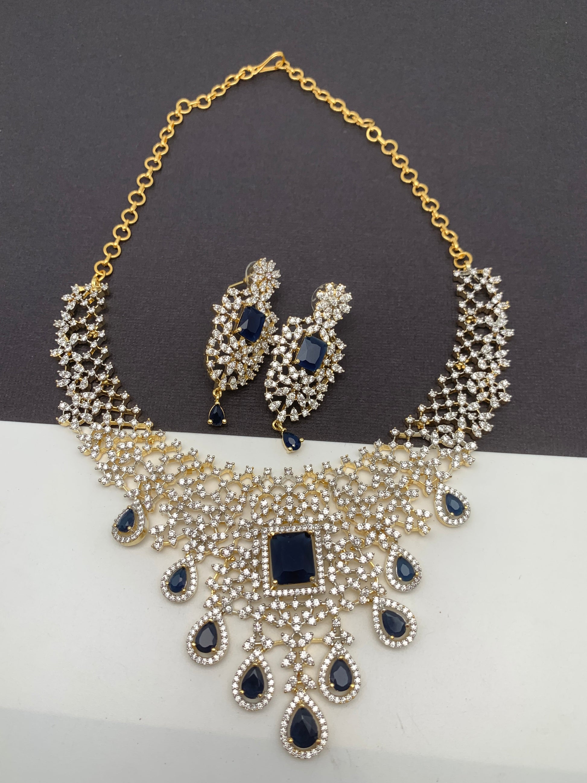 AD Color Stone Short Neckline Necklace - Blue