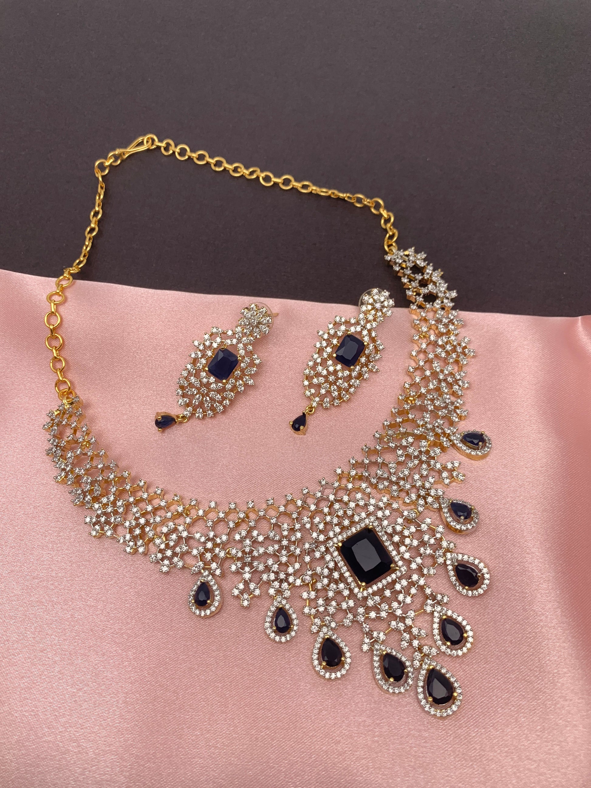 AD Color Stone Short Neckline Necklace - Blue