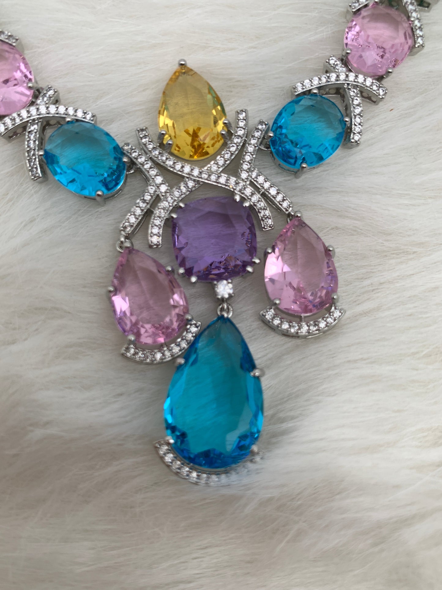 Doublet Multi Color Light Stone Short Necklace