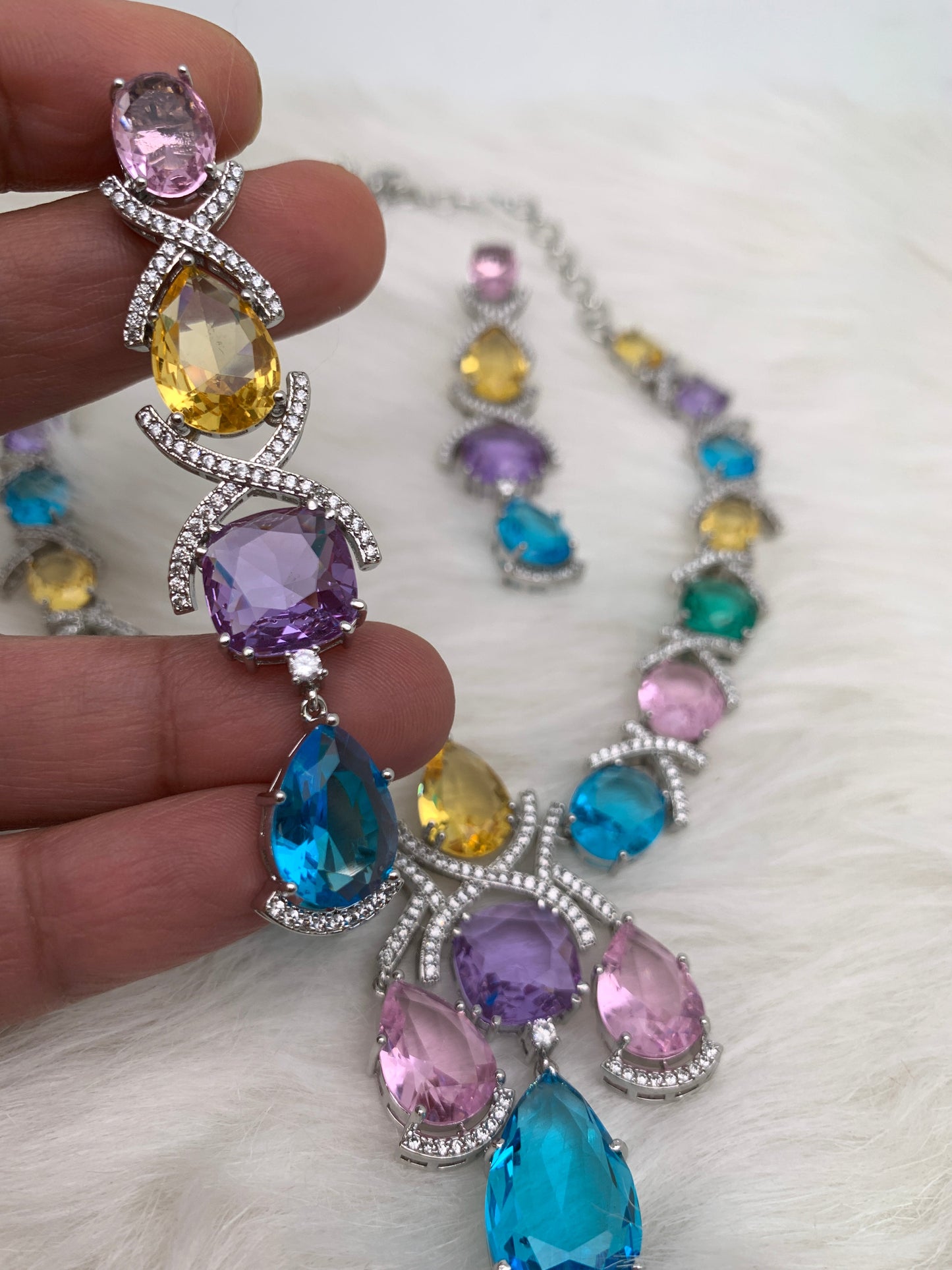 Doublet Multi Color Light Stone Short Necklace