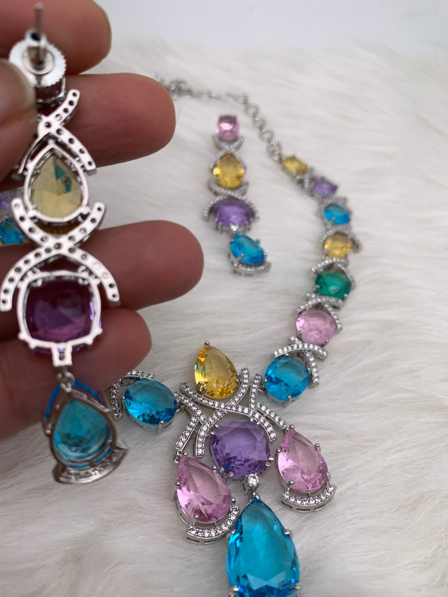 Doublet Multi Color Light Stone Short Necklace