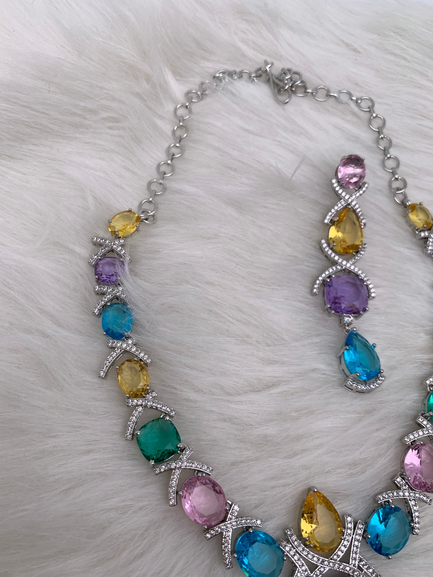 Doublet Multi Color Light Stone Short Necklace