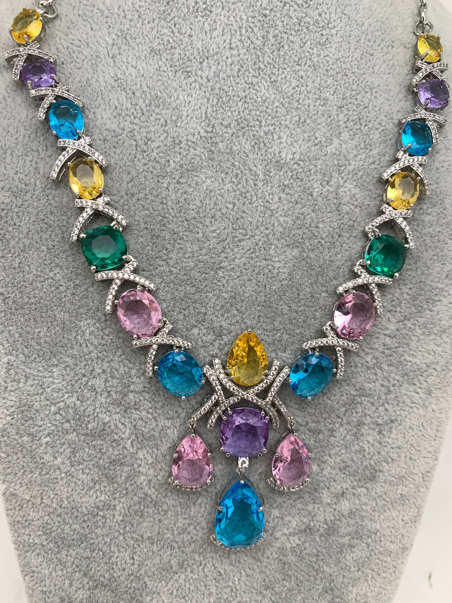 Doublet Multi Color Light Stone Short Necklace