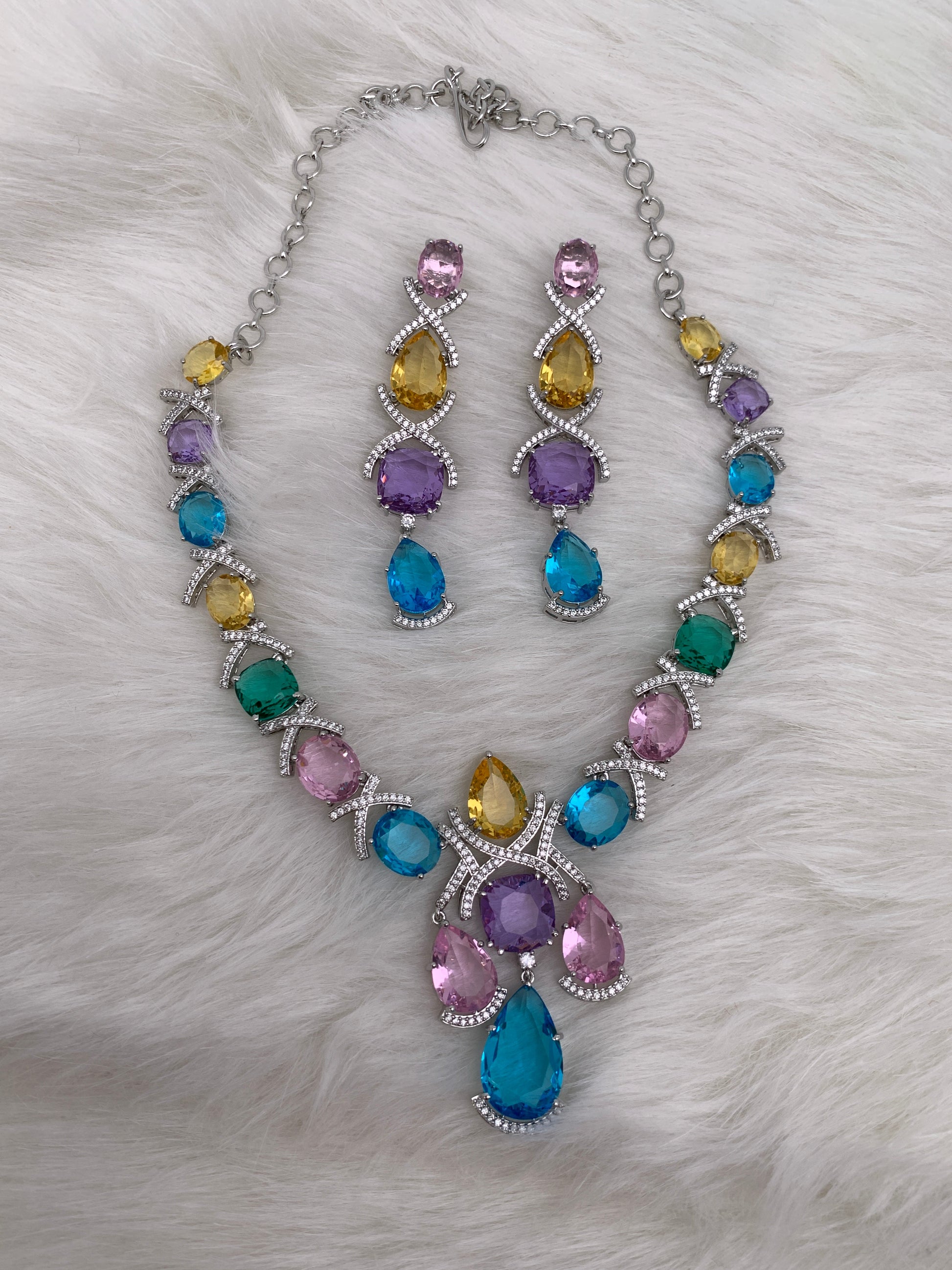 Doublet Multi Color Light Stone Short Necklace