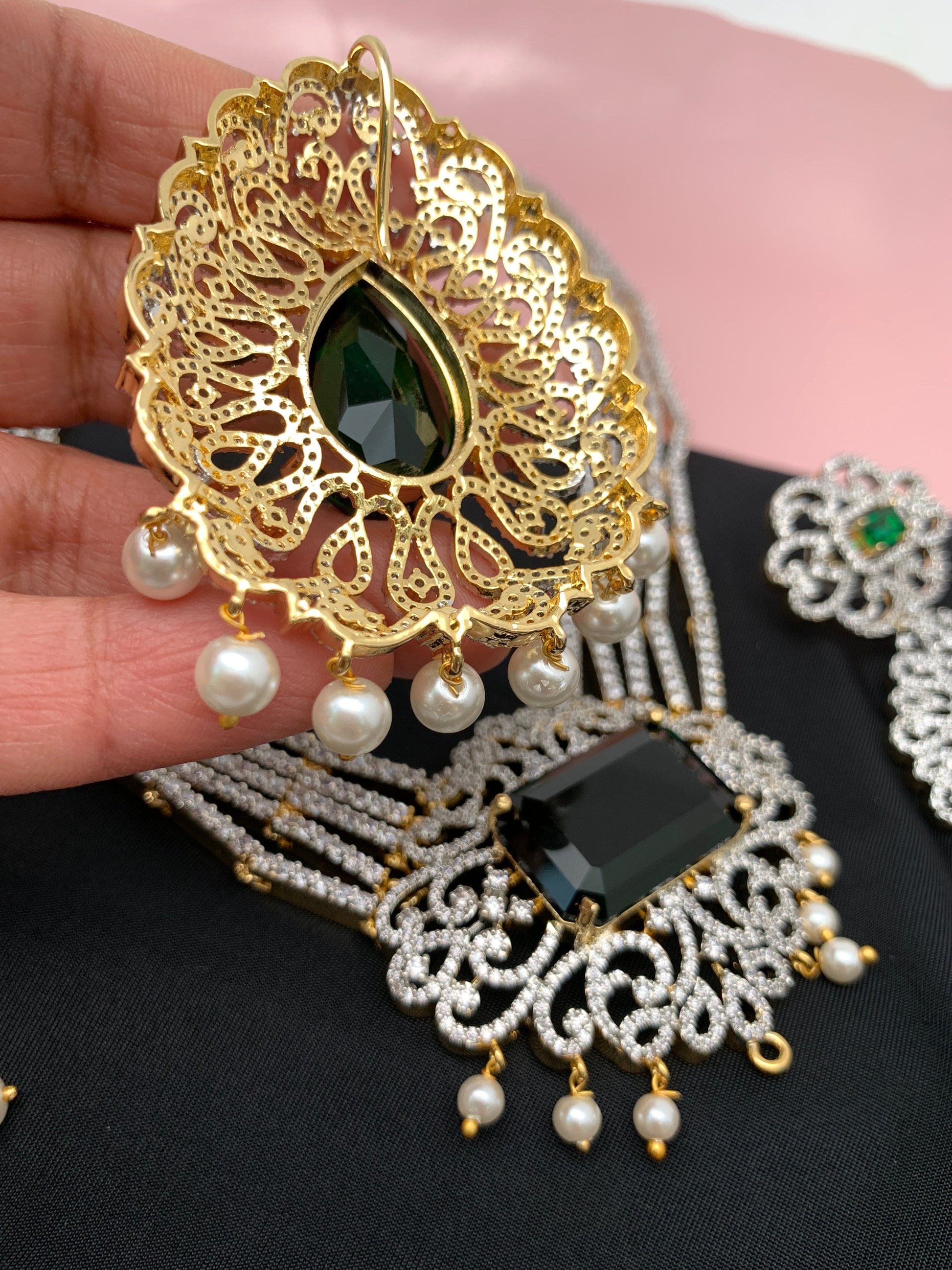 Doublet Stone Multi Layer Detachable Pendent Short Necklace - Green