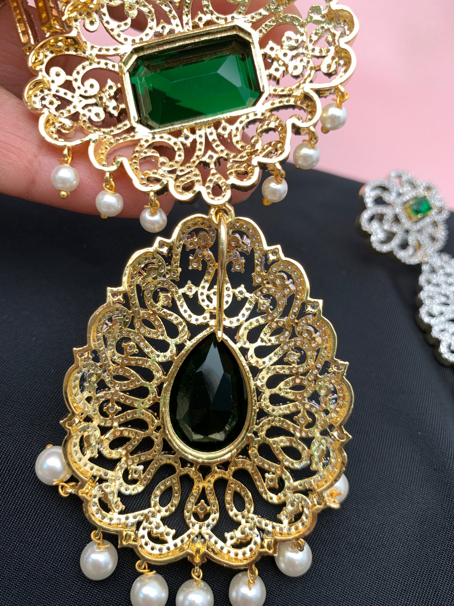 Doublet Stone Multi Layer Detachable Pendent Short Necklace - Green