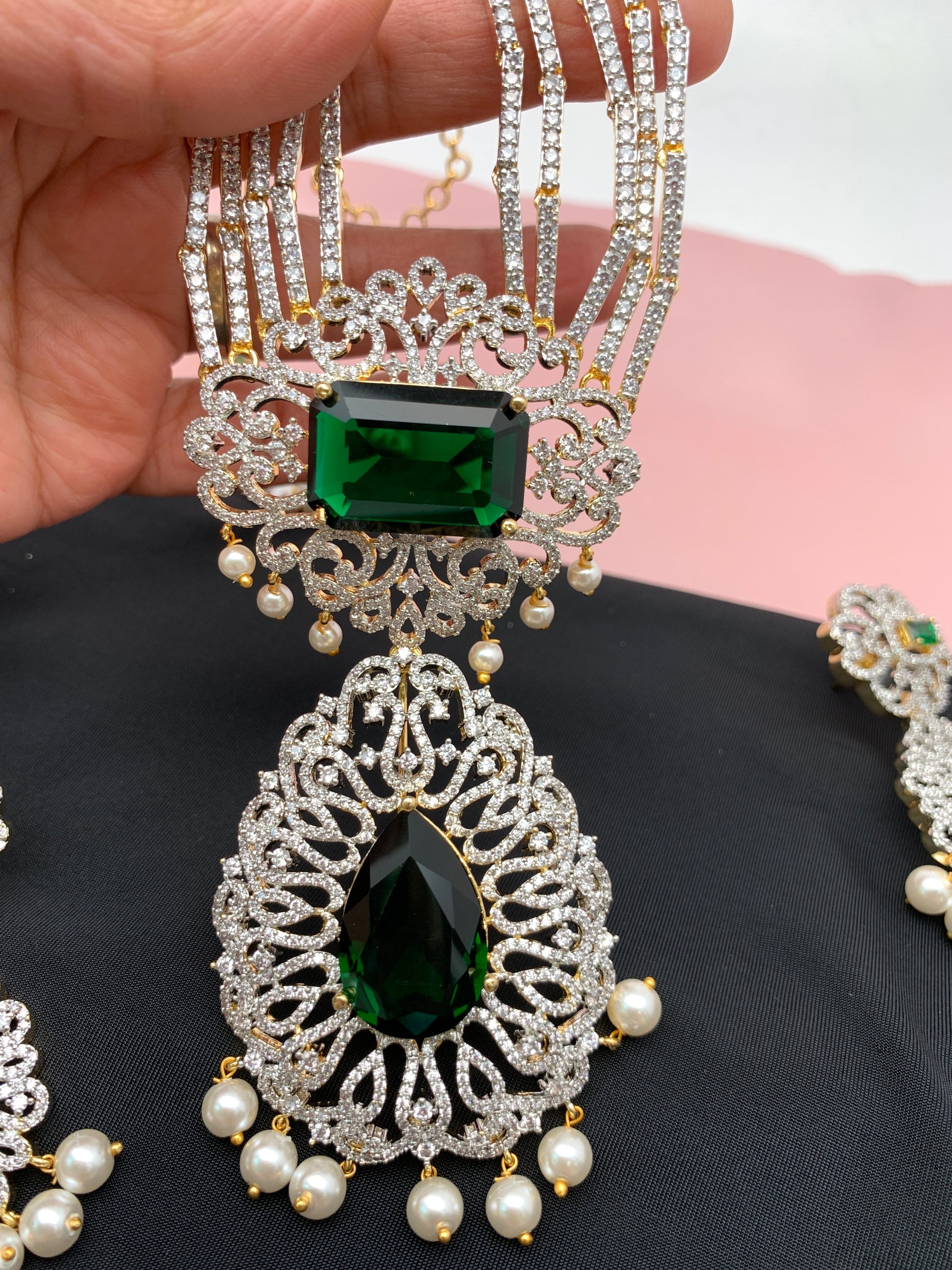 Doublet Stone Multi Layer Detachable Pendent Short Necklace - Green